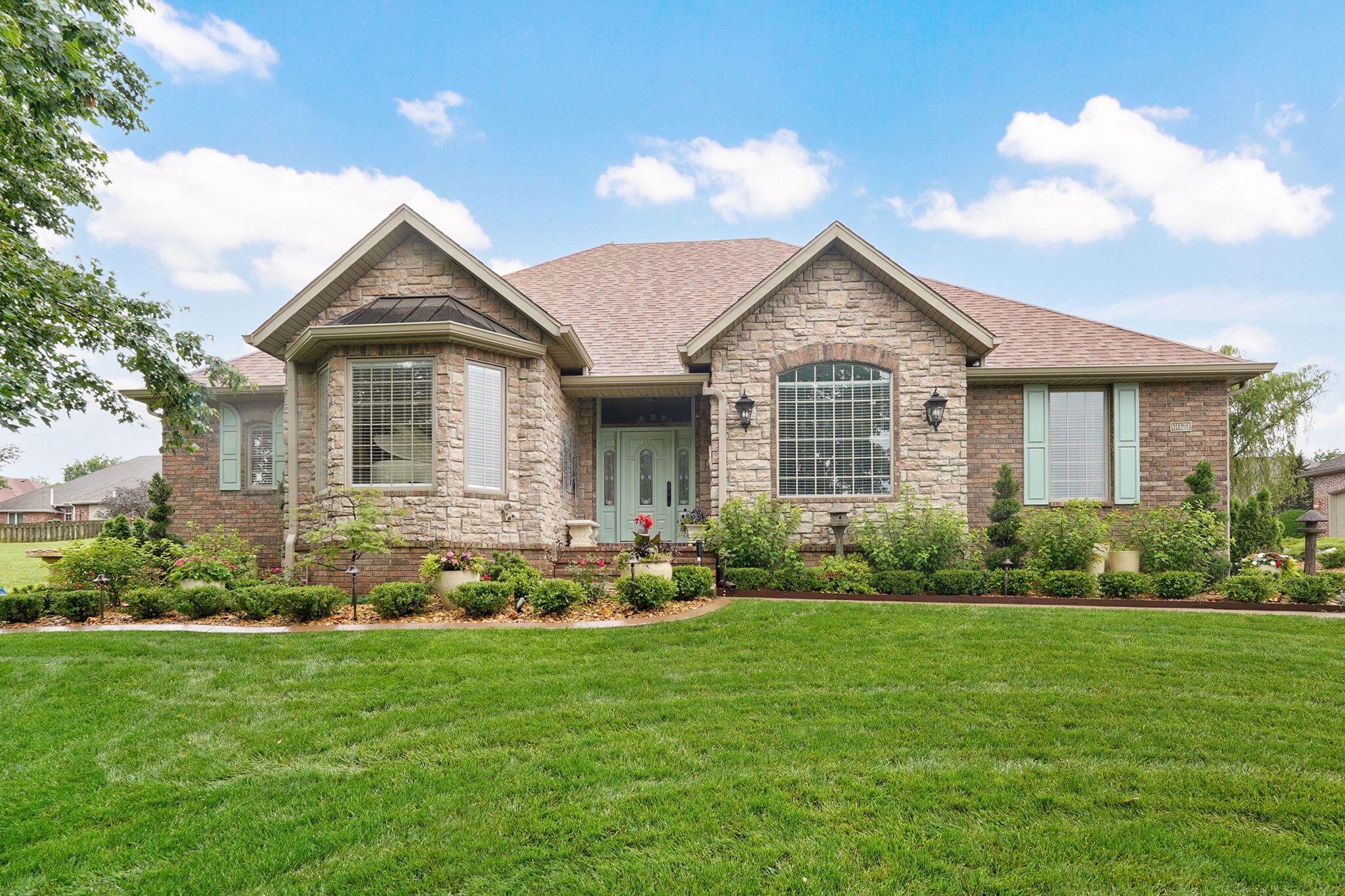6071 S Overlook Trail, Springfield MO 65810