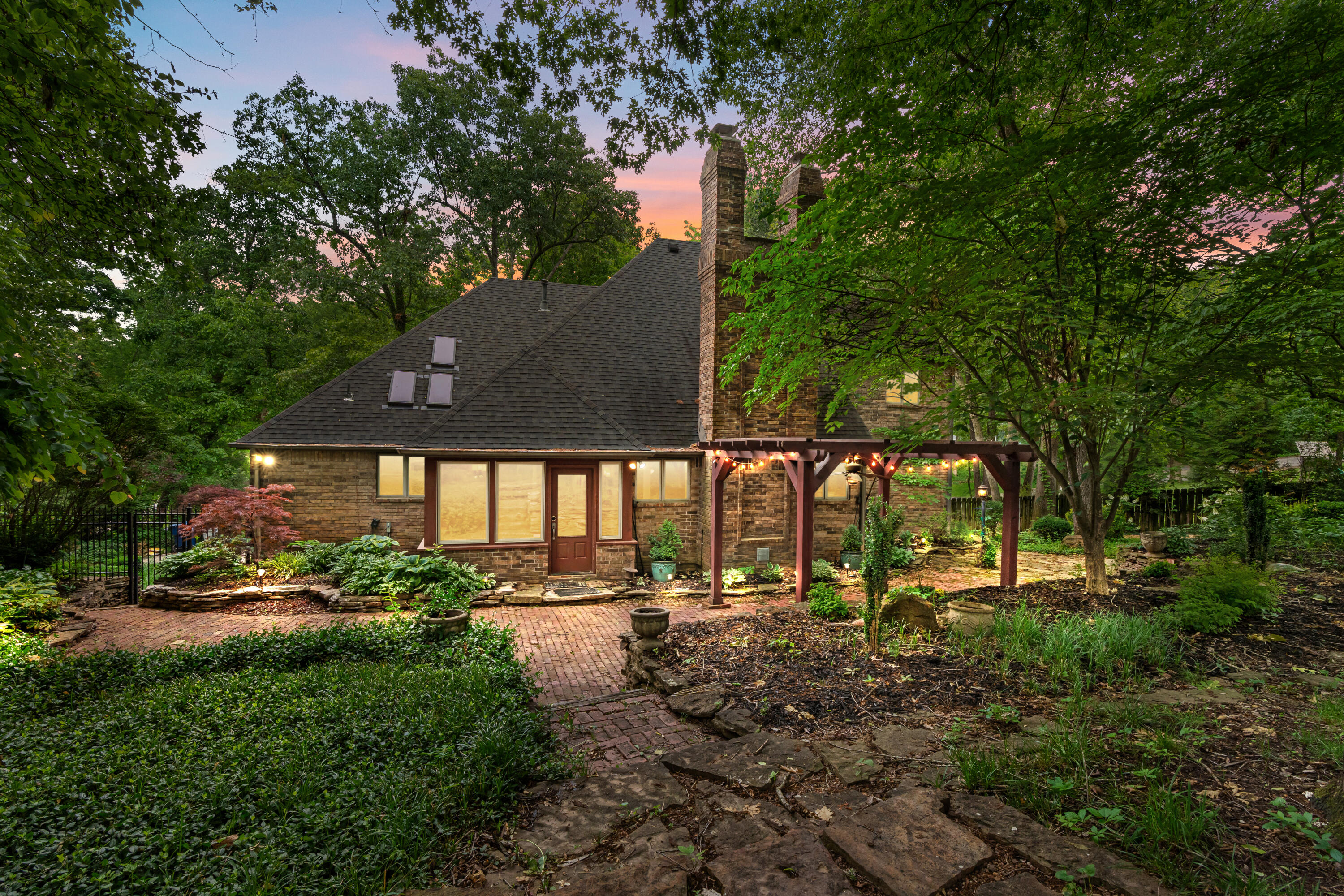 5715 S Kingston Road, Springfield MO 65804