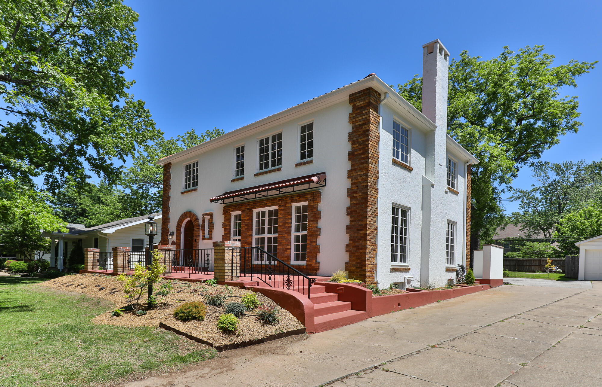 924 S Pickwick Avenue, Springfield MO 65804