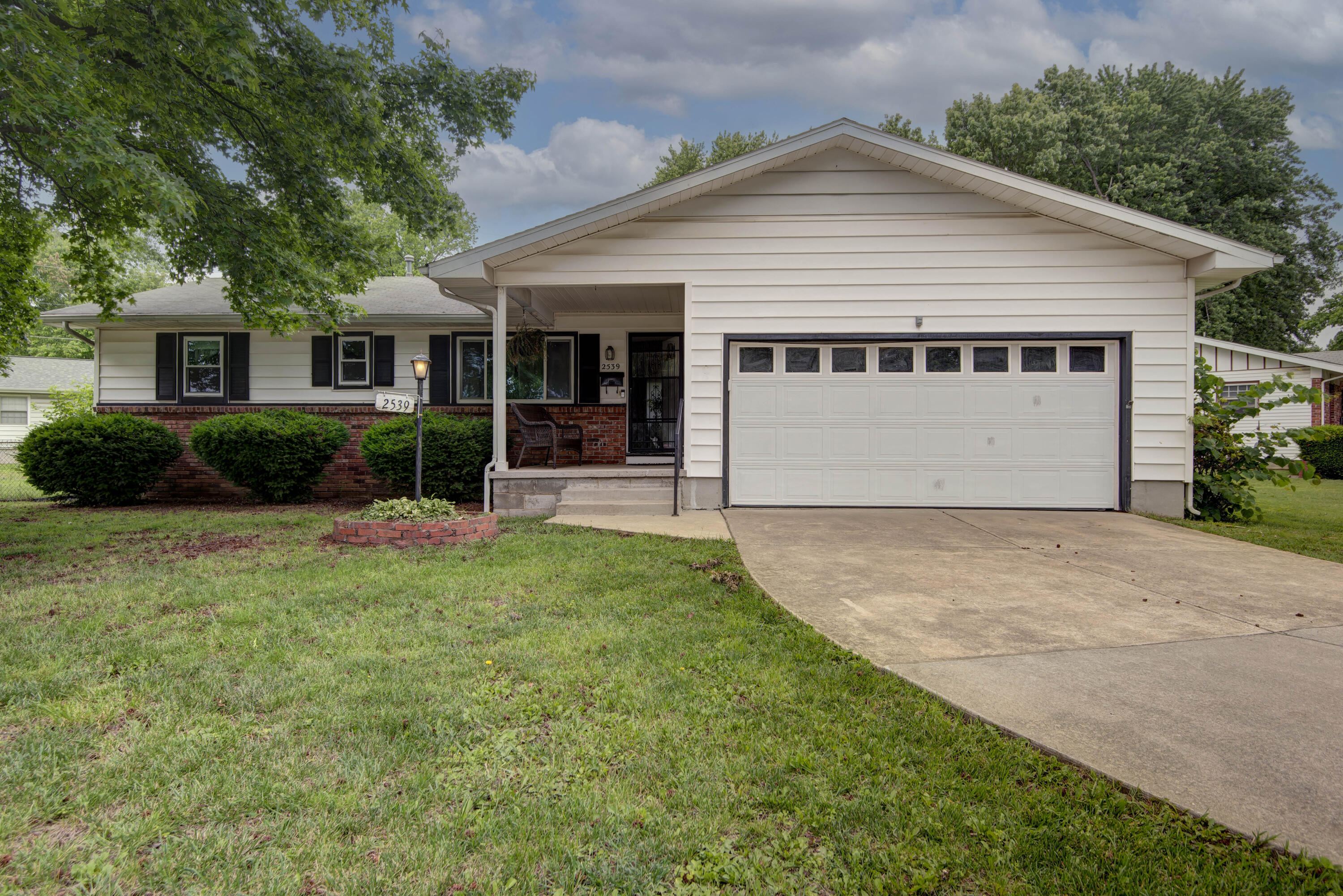 2539 S Westwood Avenue, Springfield MO 65807