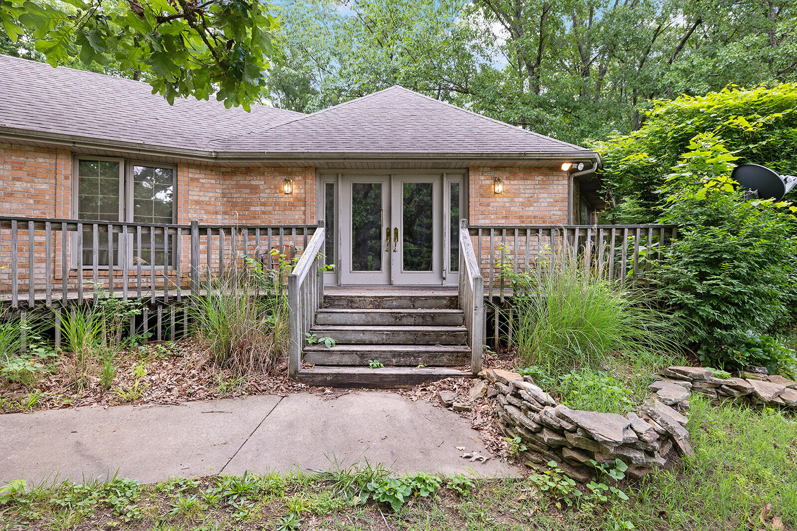 1126 Farm Road 235, Strafford MO 65757