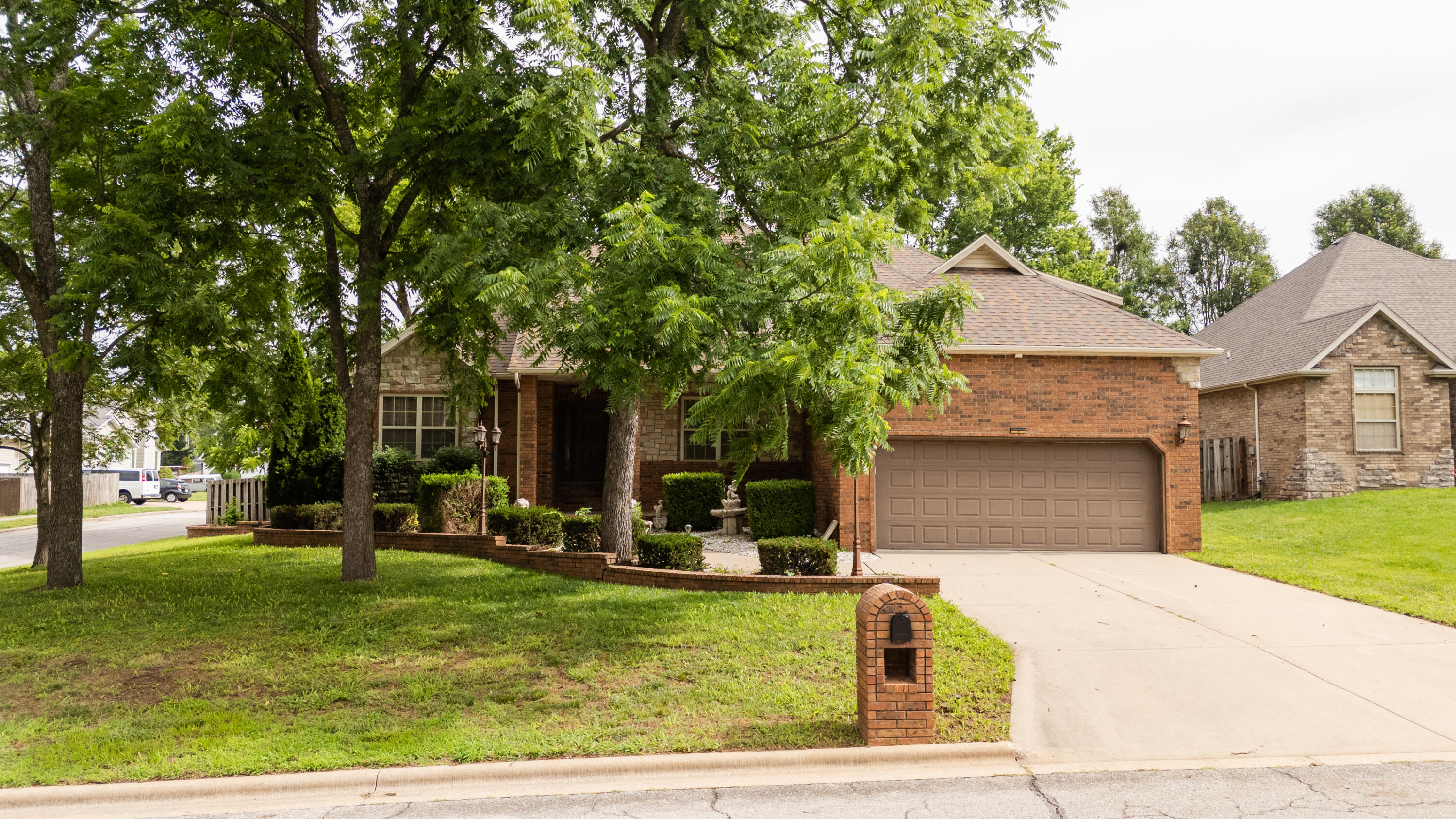 2229 E Kentwood Street, Republic MO 65738