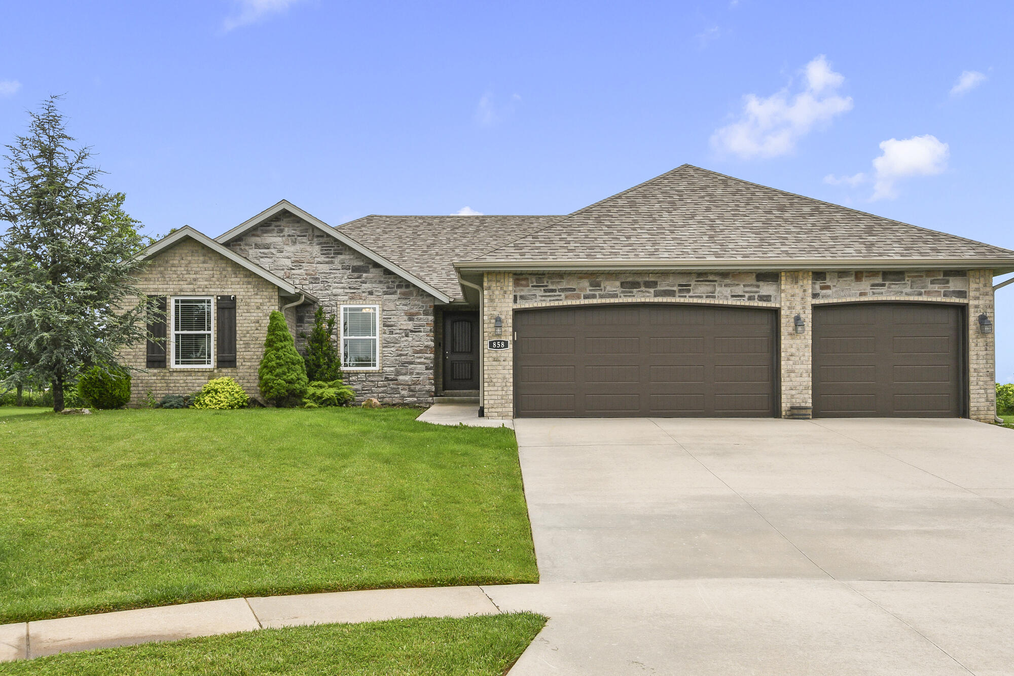 858 Capitol Hill Drive, Rogersville MO 65742