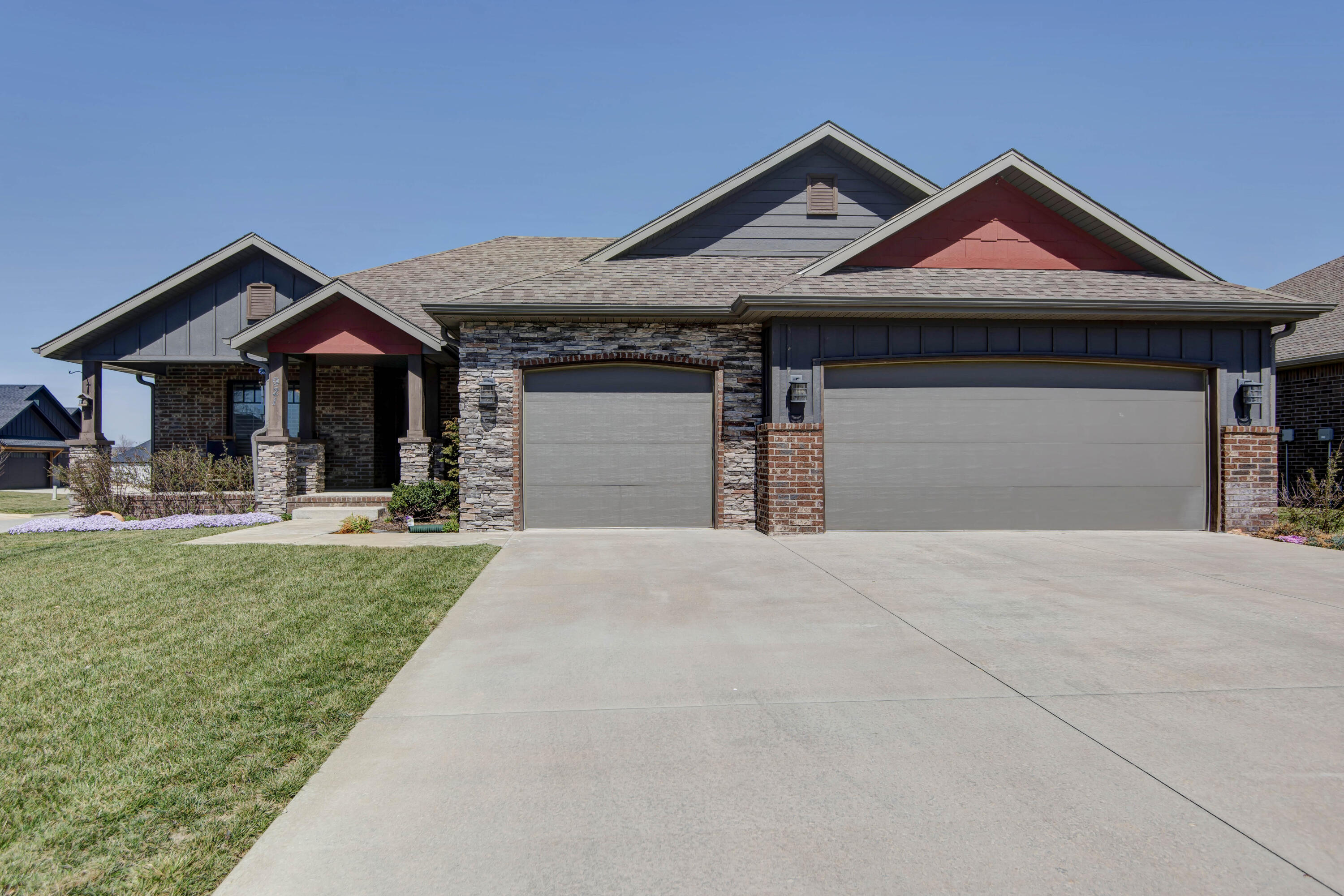 921 E Thorndale Drive, Nixa MO 65714