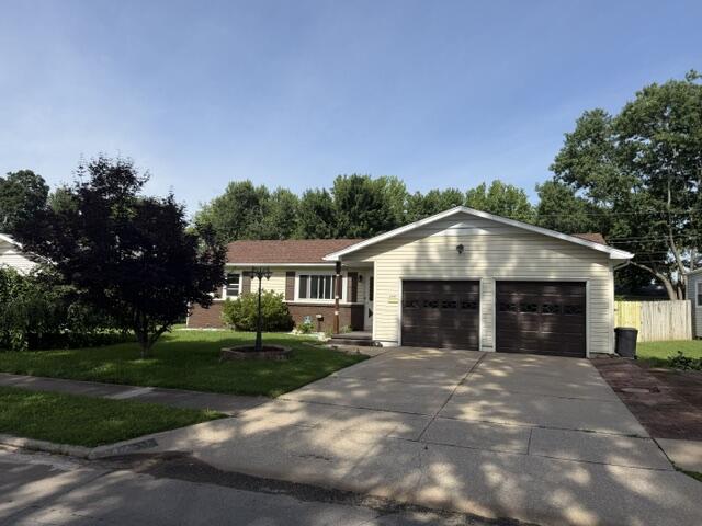 2441 S Westwood Avenue, Springfield MO 65807