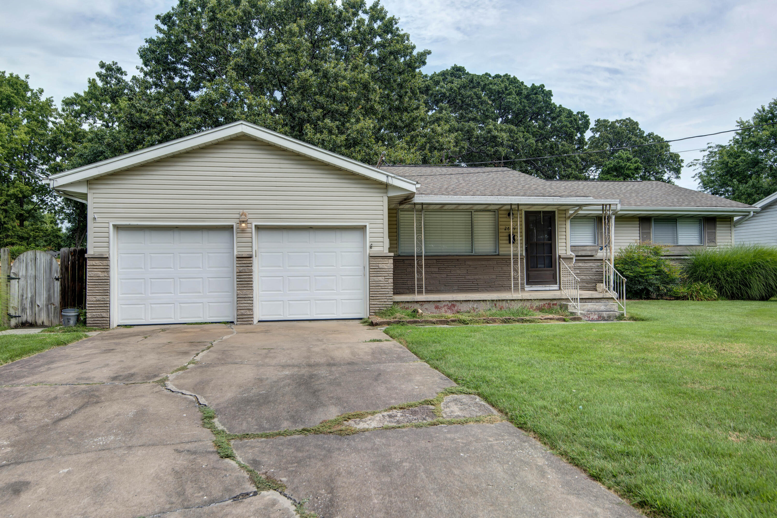2619 E Stanford Street, Springfield MO 65804