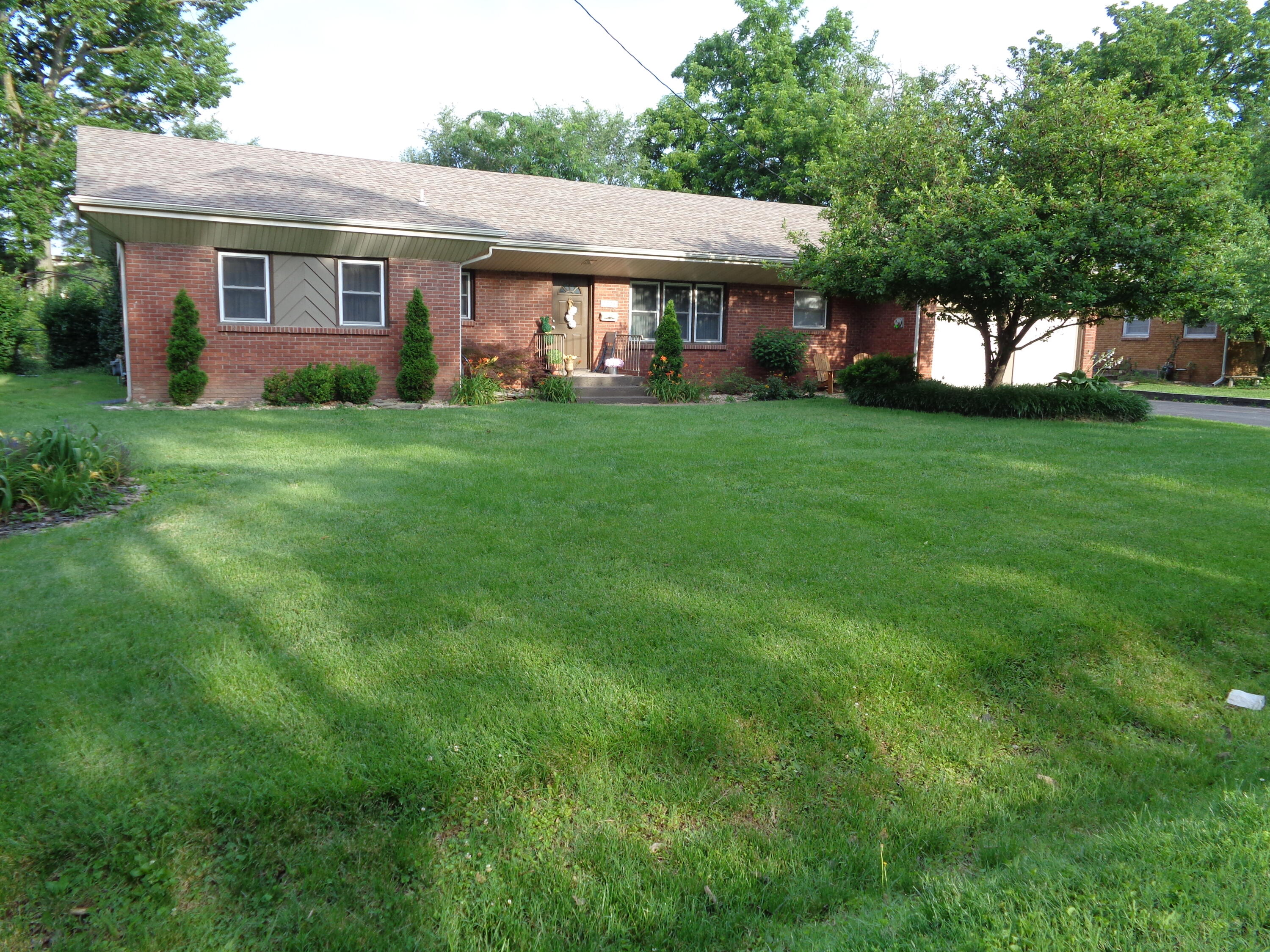 2023 S Glencrest Avenue, Springfield MO 65804