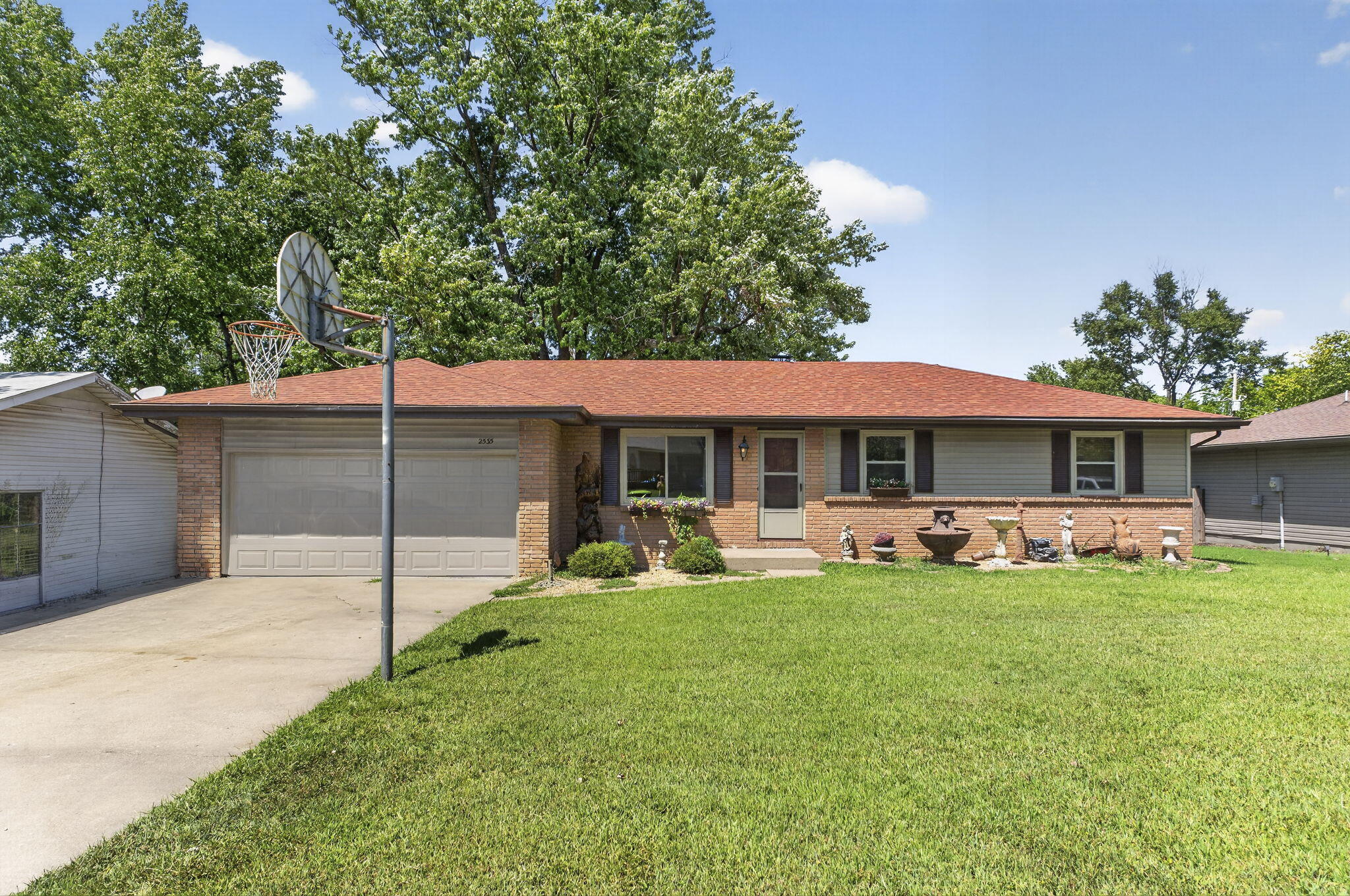 2535 W Katella Lane, Springfield MO 65807