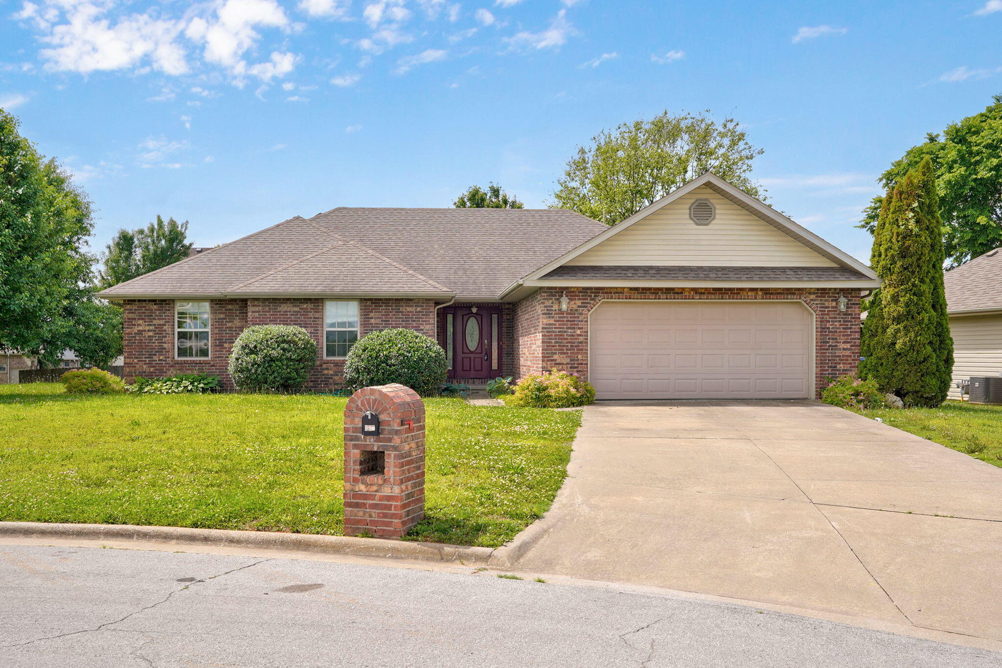 505 Falcon Heights, Rogersville MO 65742