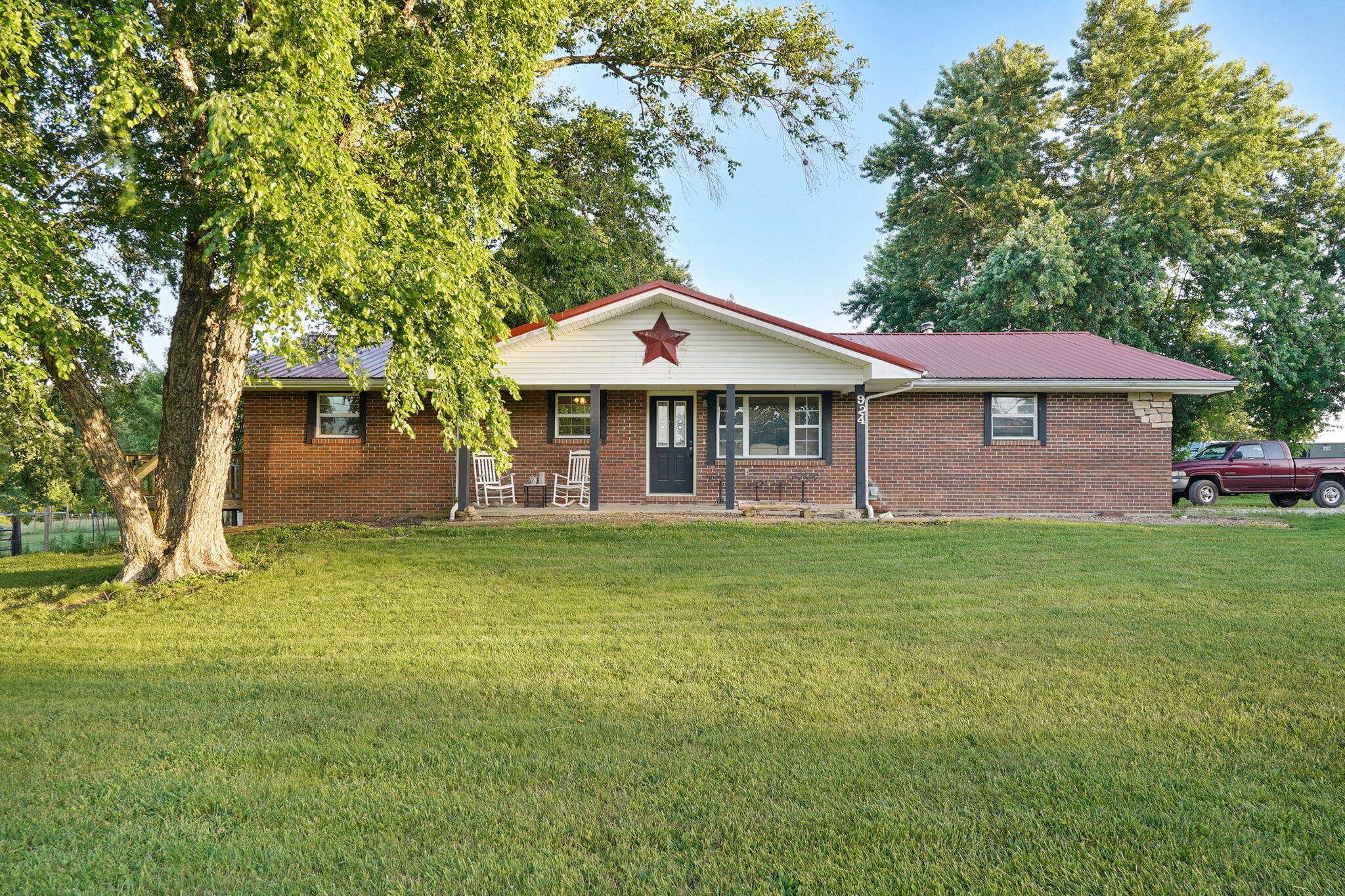 924 Plank School Road, Marshfield MO 65706