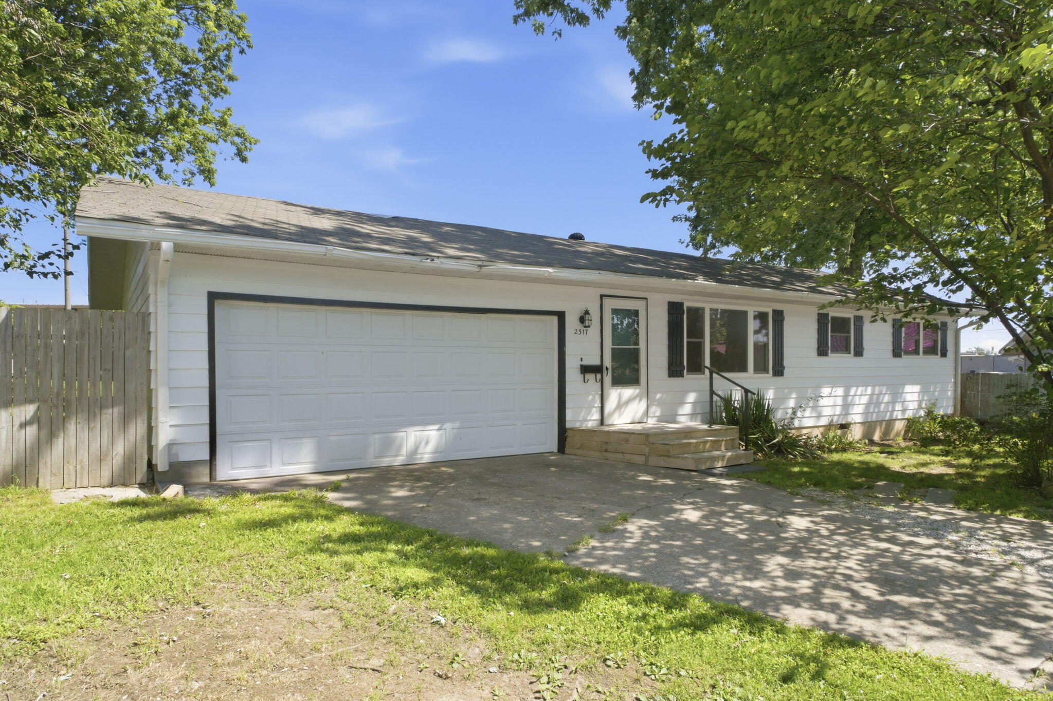 2317 N Bess Place, Springfield MO 65803