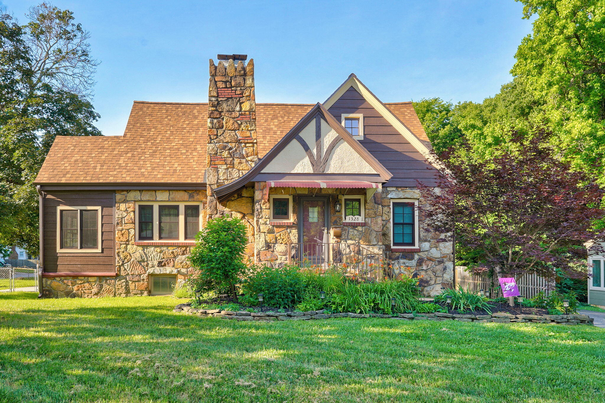 1328 E Bennett Street, Springfield MO 65804