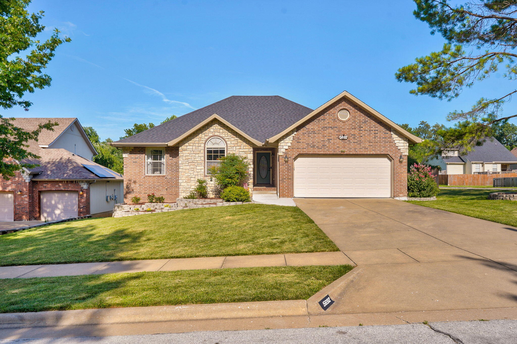 5692 S Fox Hollow Avenue, Springfield MO 65810