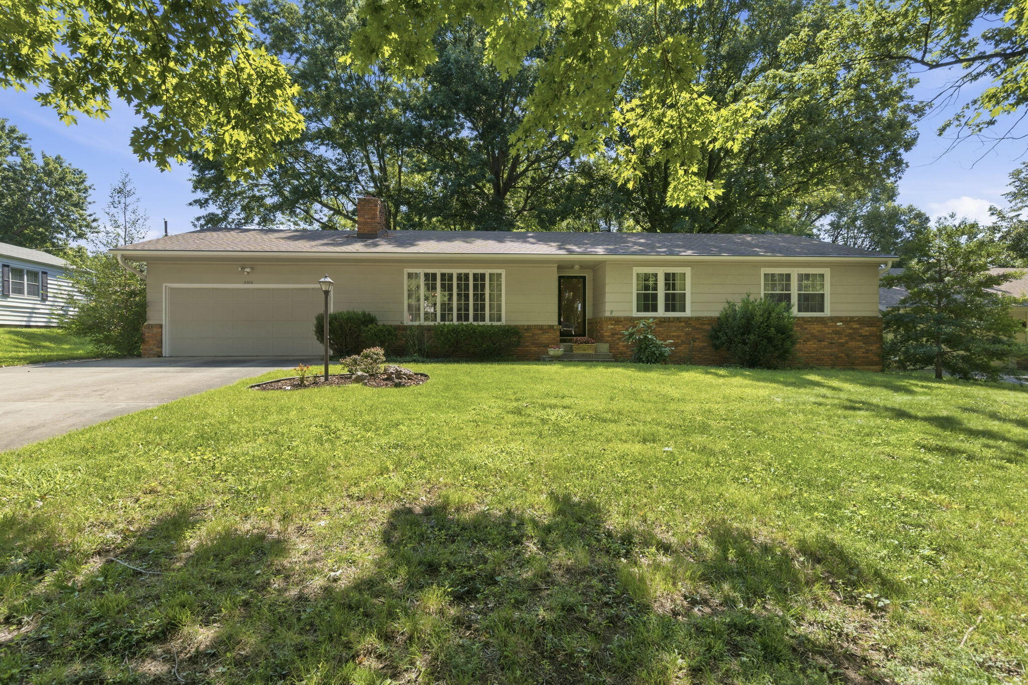 2516 S Sheridan Boulevard, Springfield MO 65804