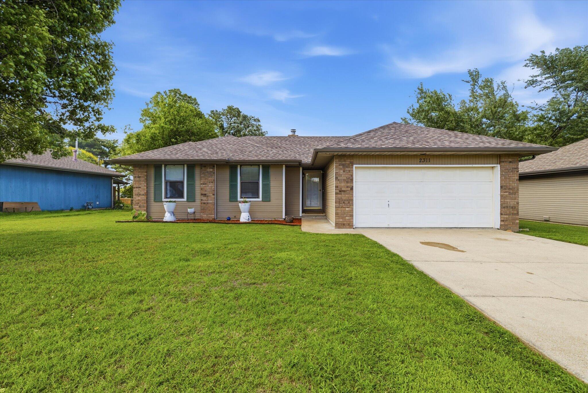2311 W Roxbury Street, Springfield MO 65807