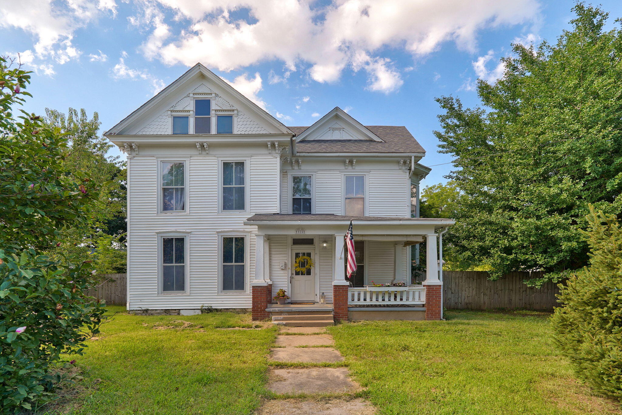 925 W Walnut Street, Springfield MO 65806