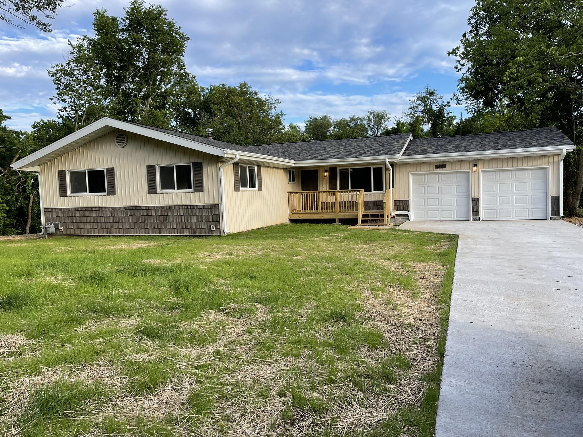 3328 W Harrison Street, Springfield MO 65802