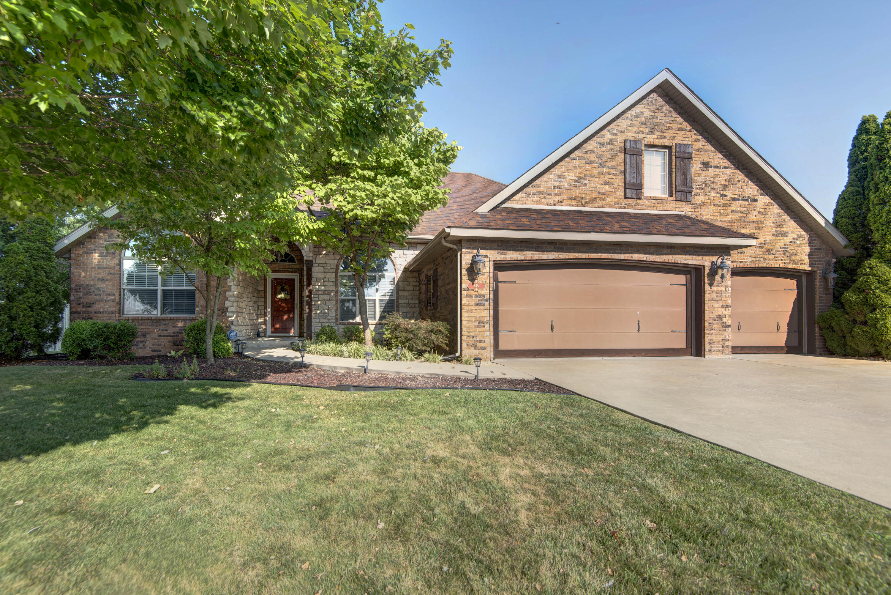 615 N Maplewood Hills Road, Nixa MO 65714