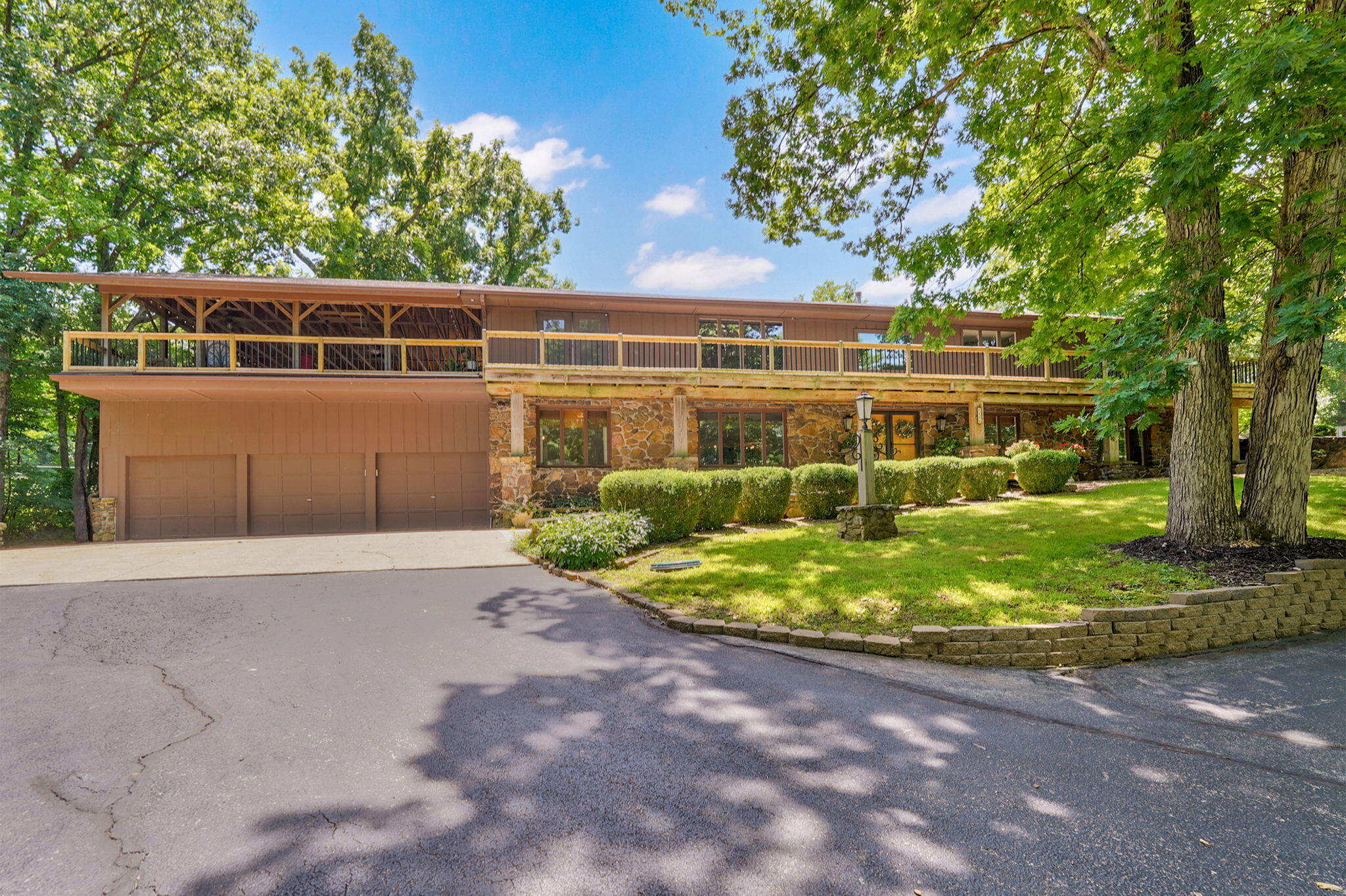 2506 E Melbourne Road, Springfield MO 65804
