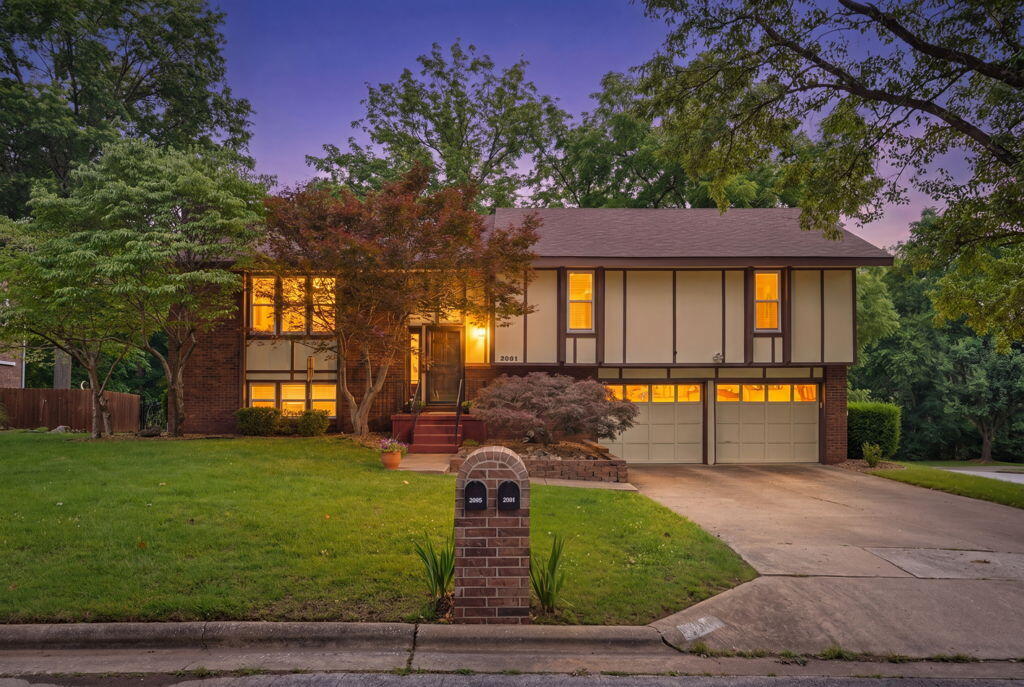 2081 E Adolphus Court, Springfield MO 65804