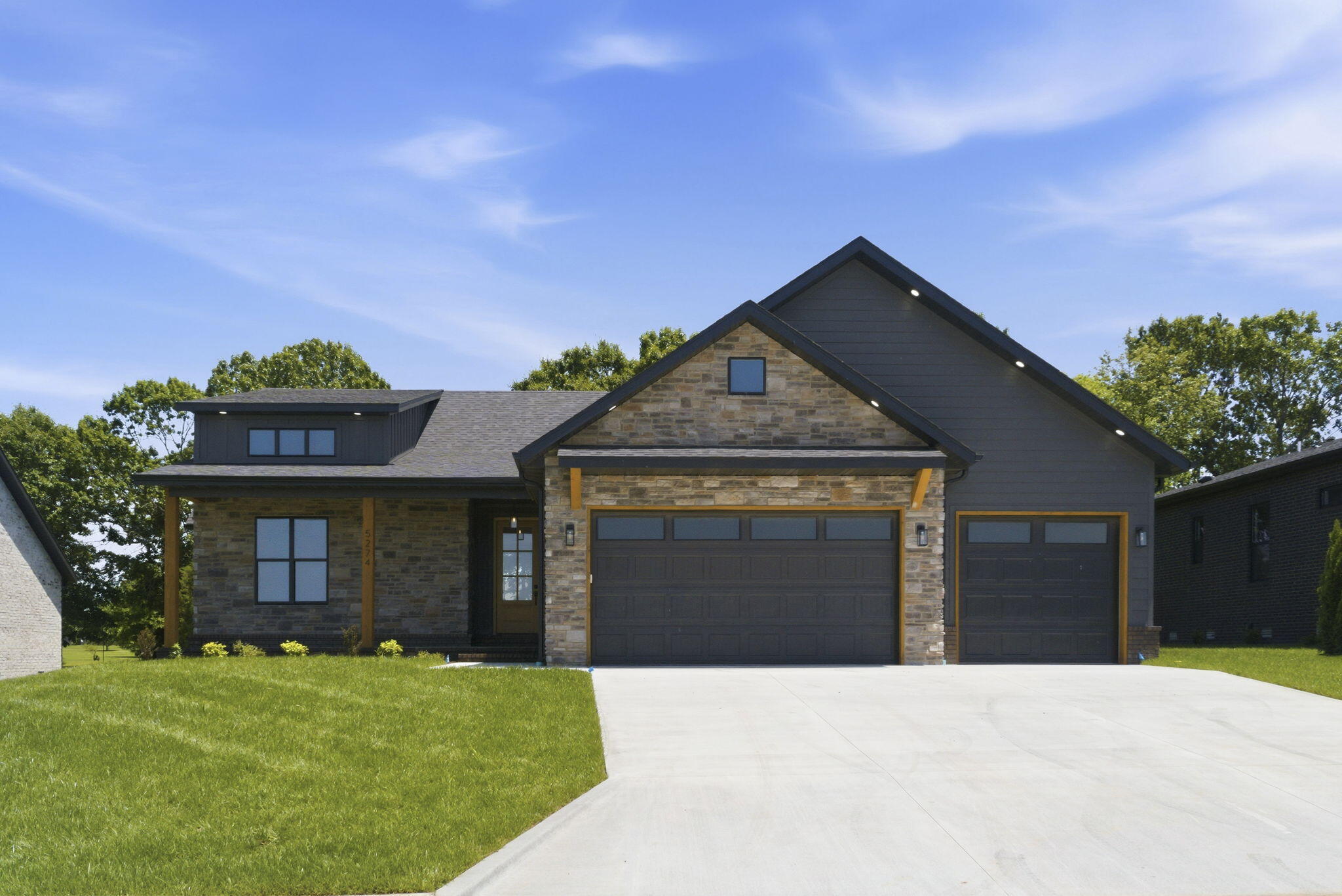 5274 N Seacrest Drive, Ozark MO 65721