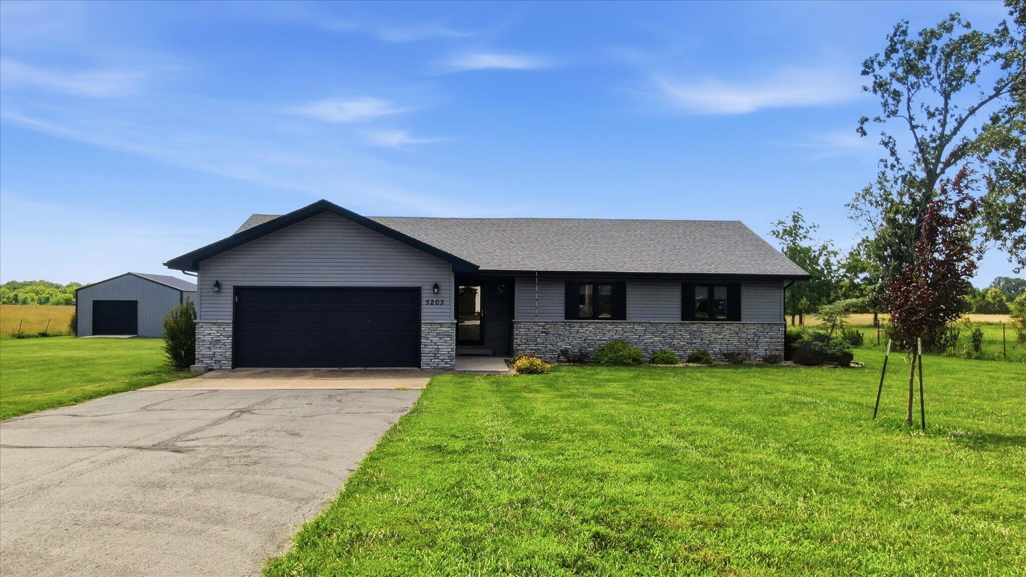 5203 S Farm Road 213, Rogersville MO 65742