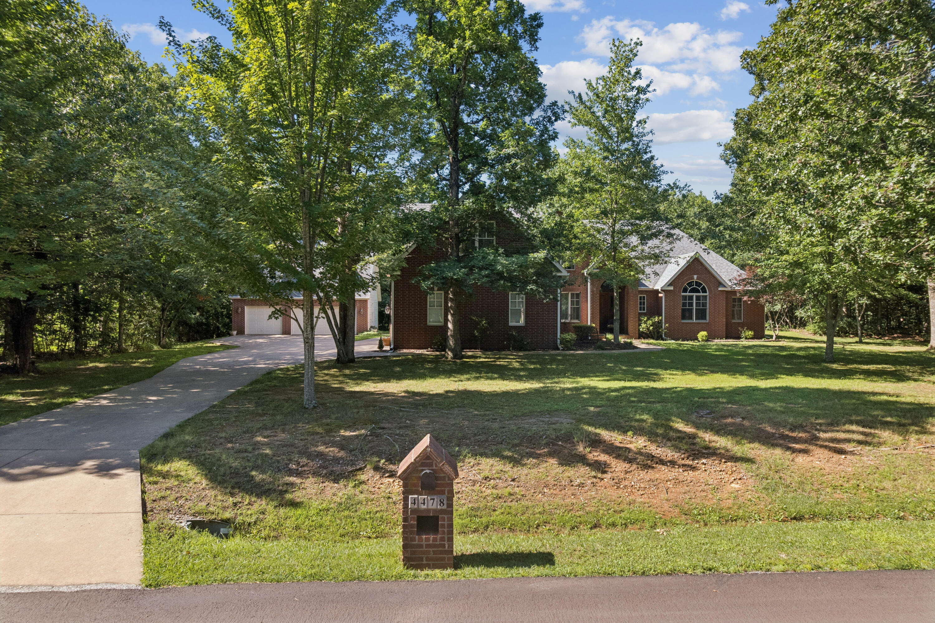 4478 E Golden Oak Lane, Springfield MO 65803