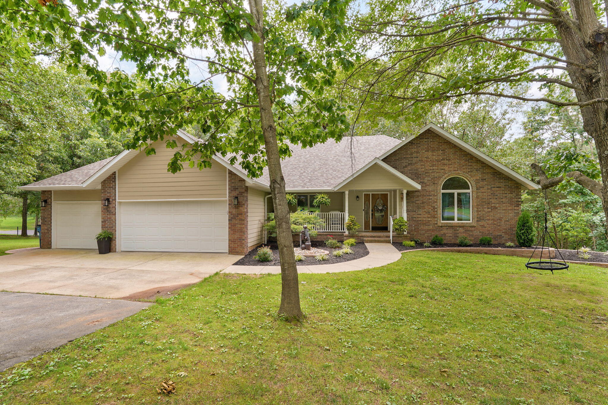 264 W Farm Road 82, Springfield MO 65803