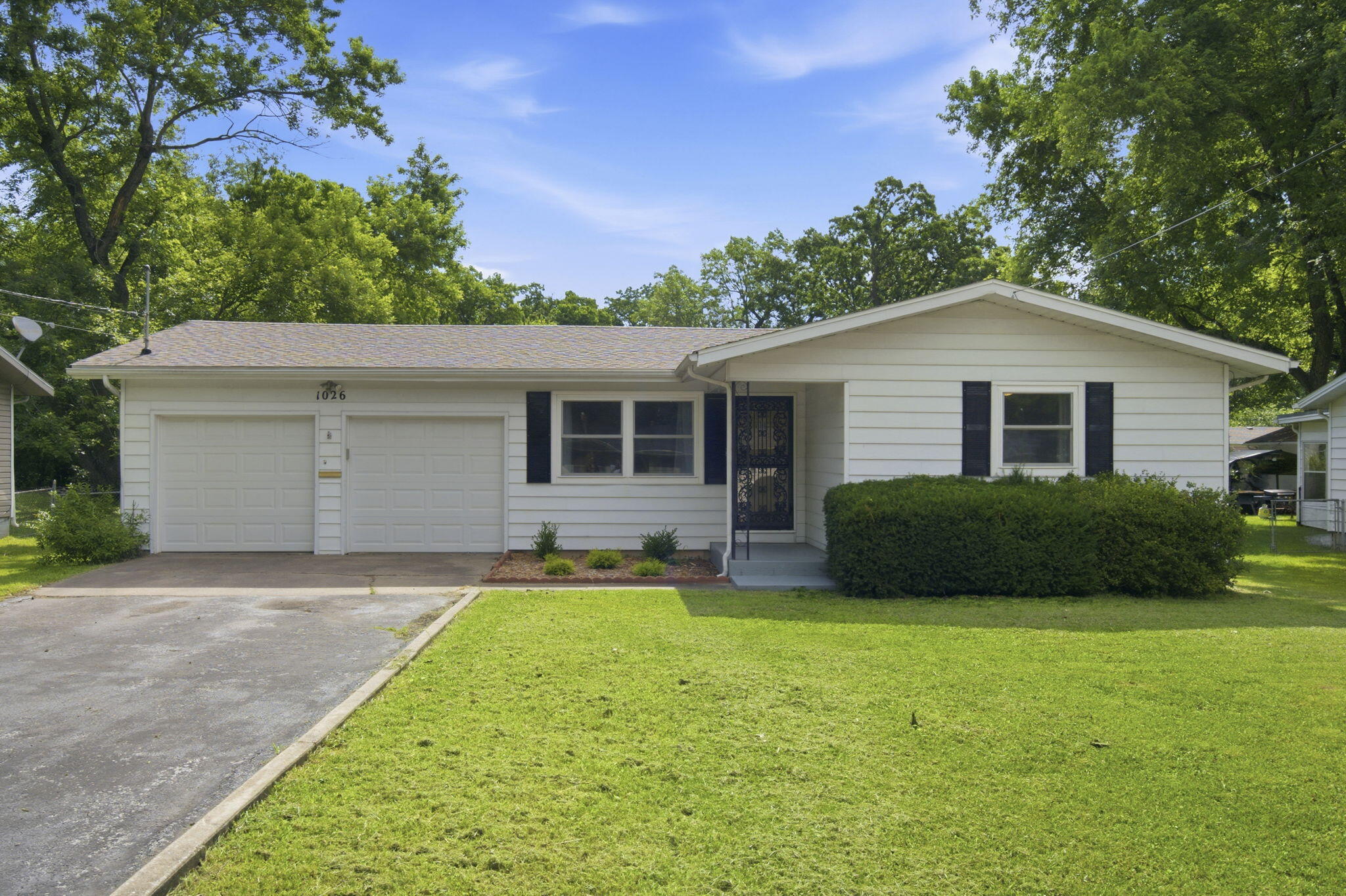 1026 S Bruce Avenue, Springfield MO 65804