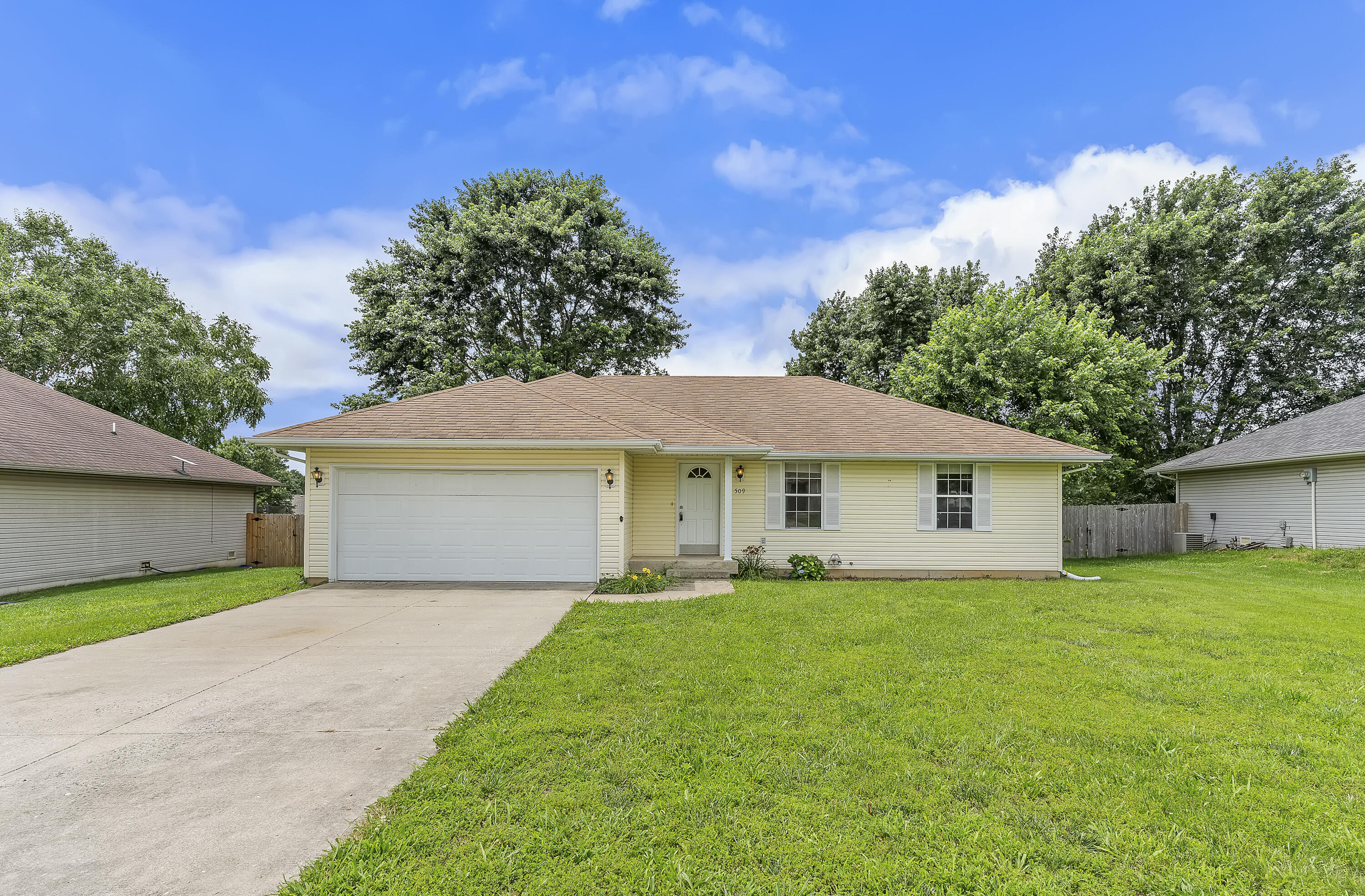 509 S Whippoorwill Drive, Strafford MO 65757