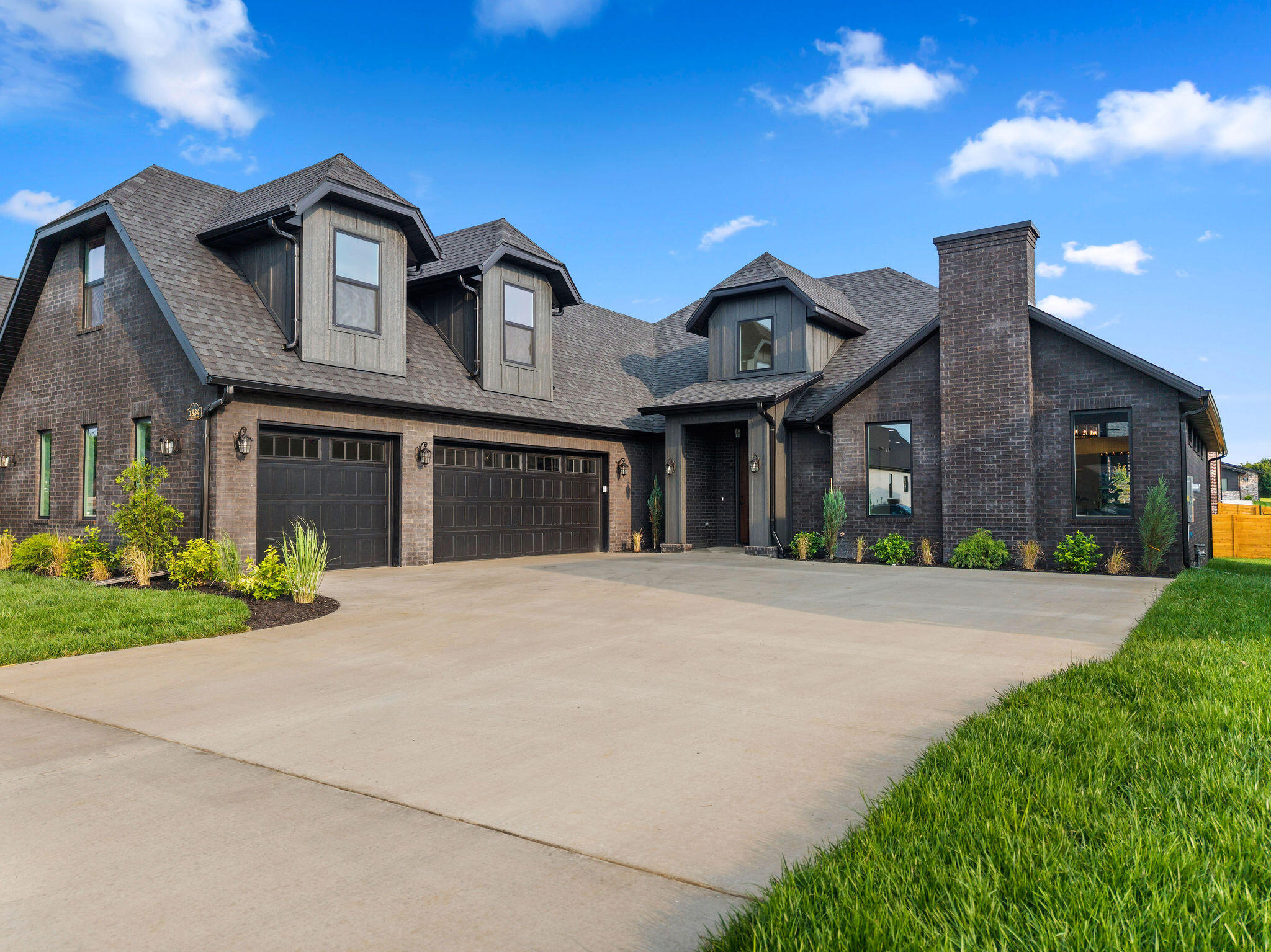 1834 E Skyline Avenue, Ozark MO 65721