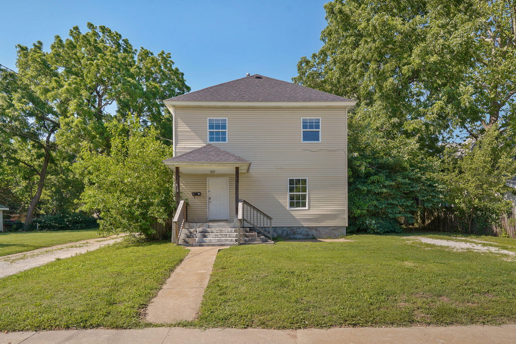 615 W Atlantic Street, Springfield MO 65803