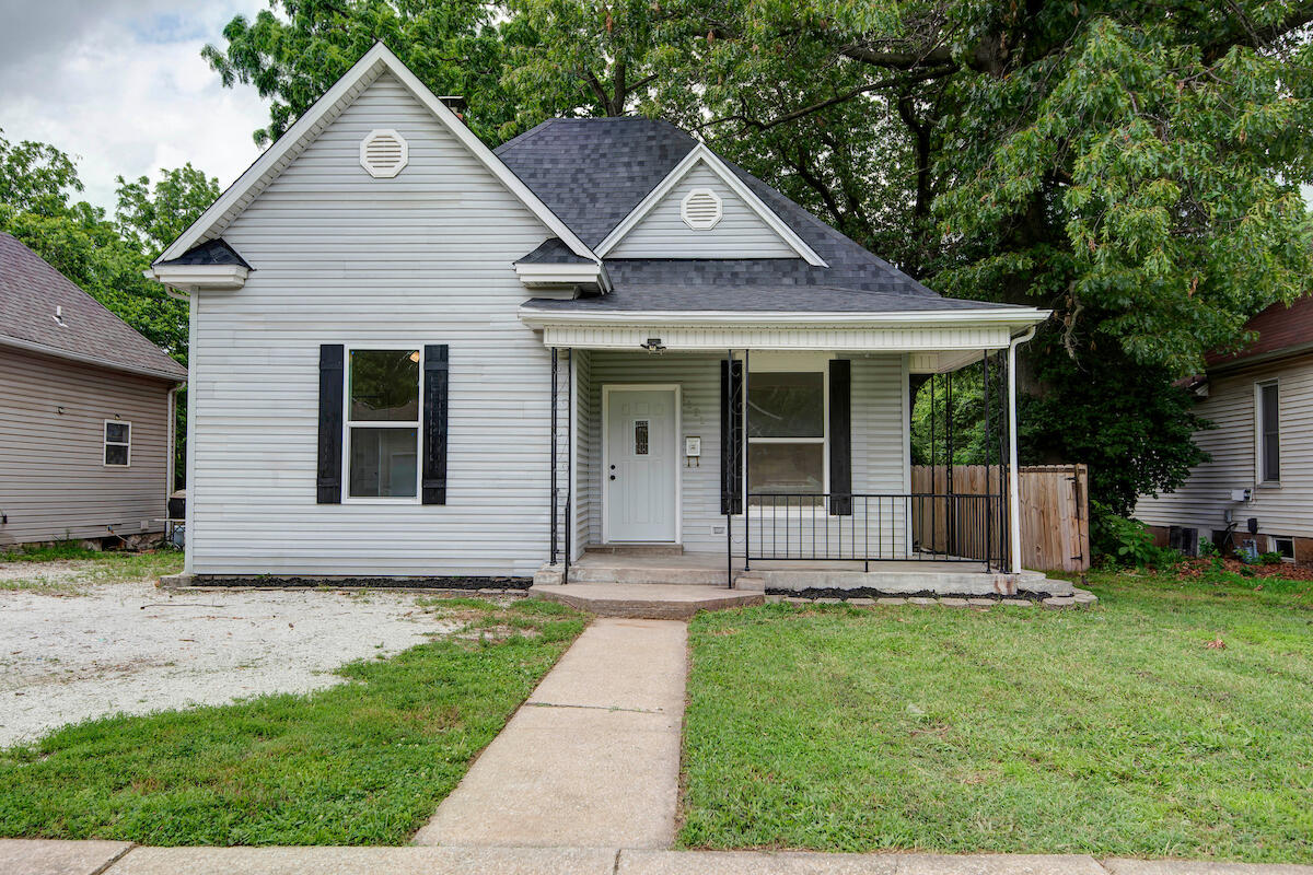 1121 W Florida Street, Springfield MO 65803