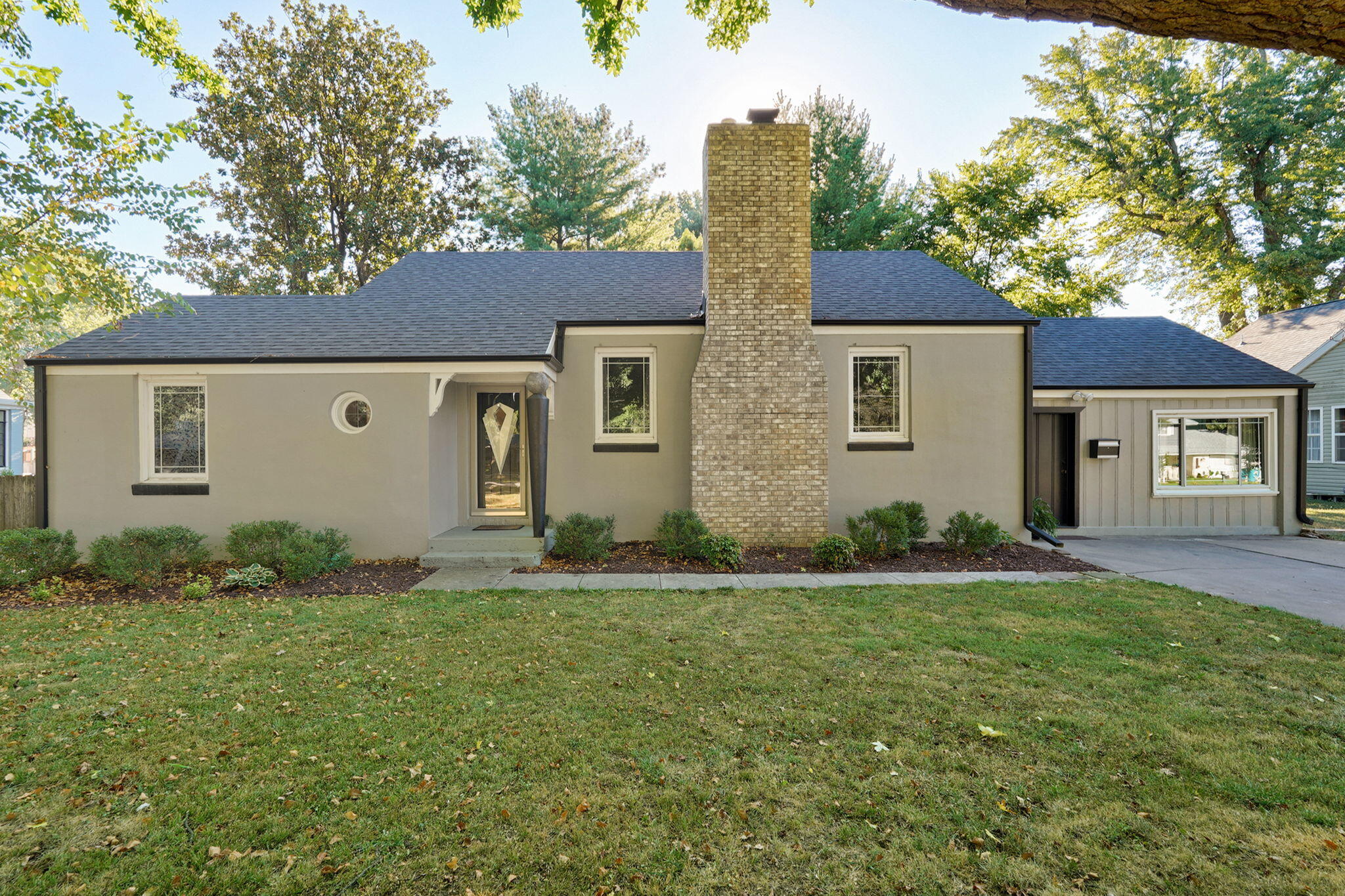 2042 S Holland Avenue, Springfield MO 65807