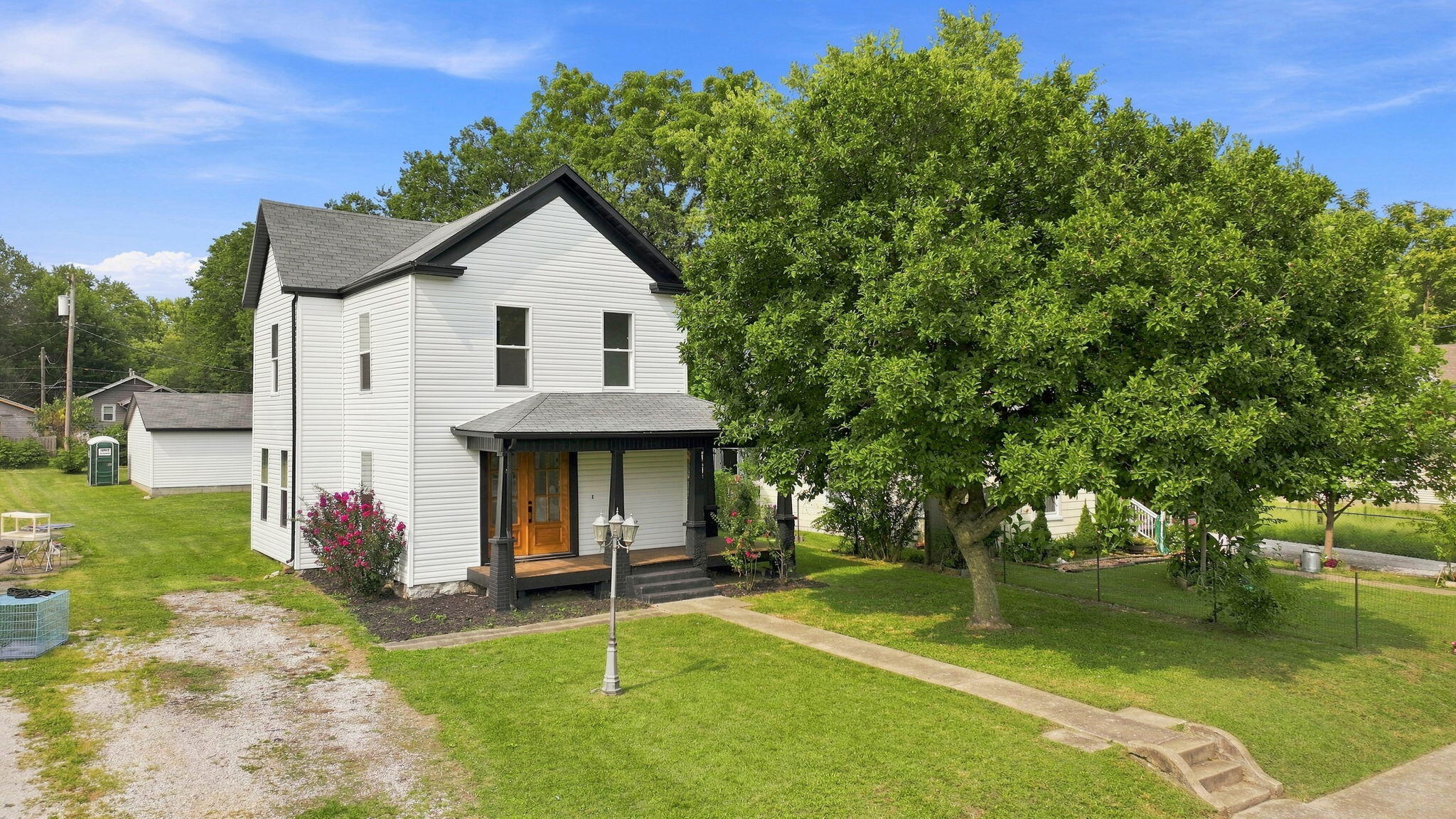 1139 W Lynn Street, Springfield MO 65802