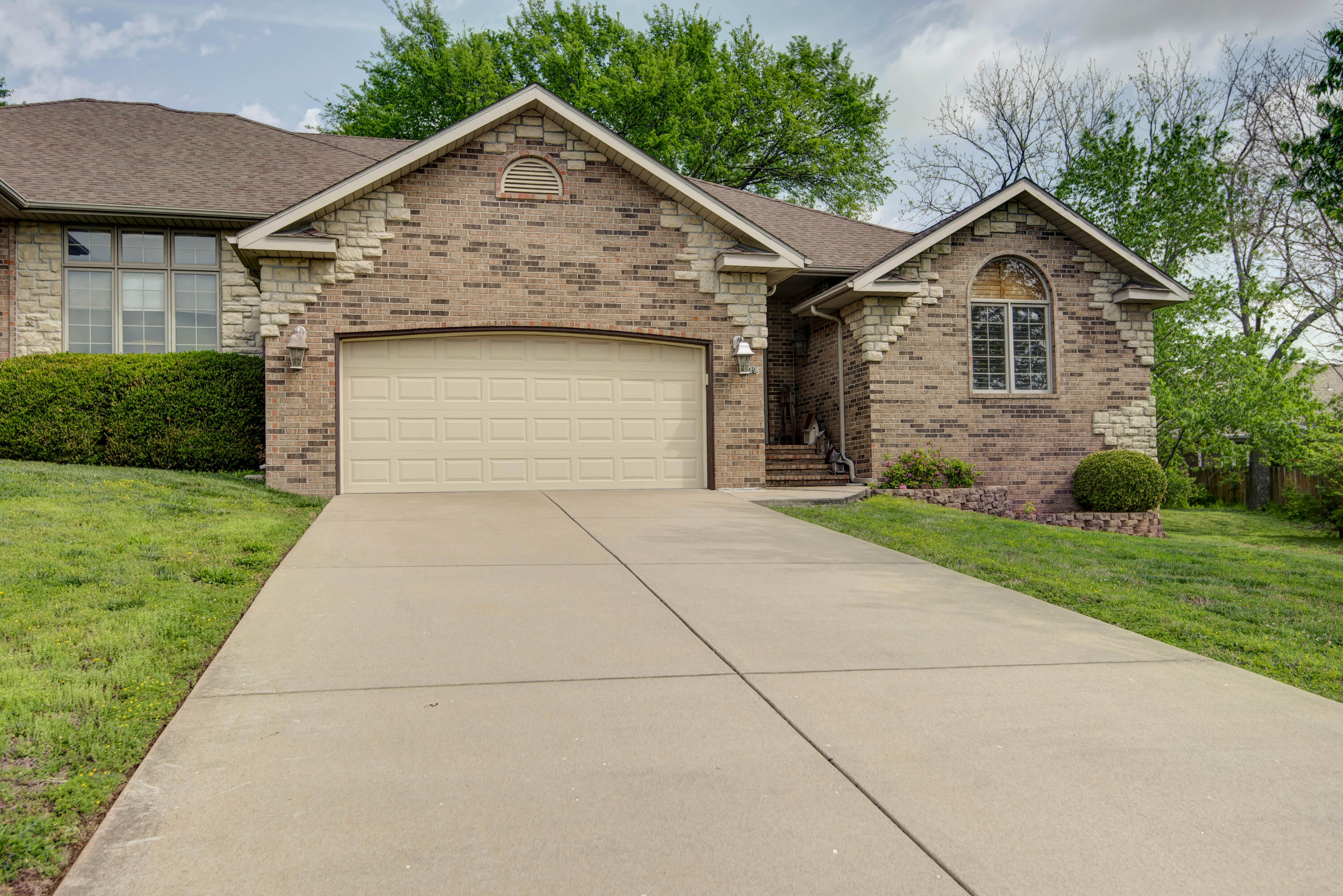 329 E Lafayette Street, Springfield MO 65810