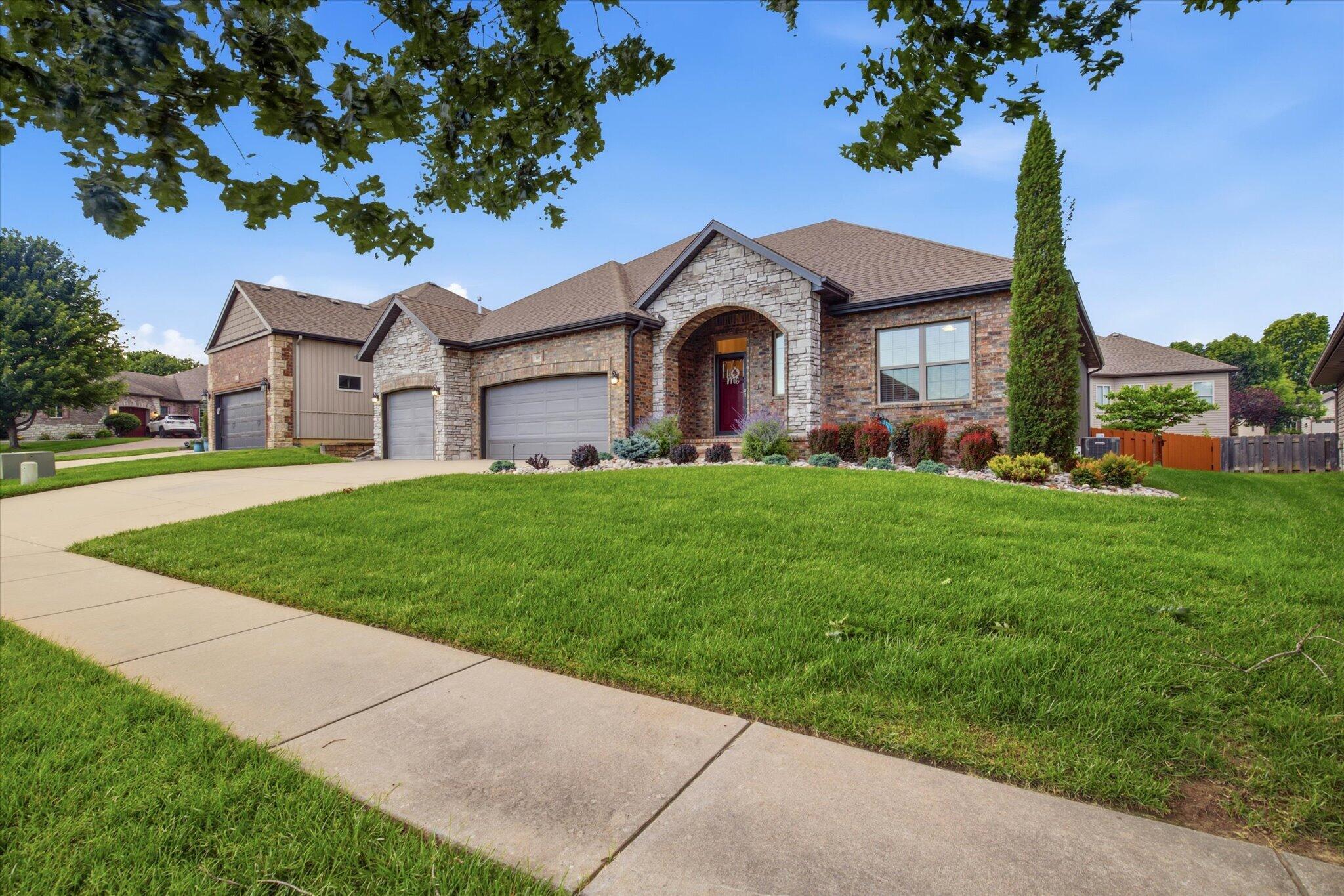 597 E Selby Drive, Nixa MO 65714