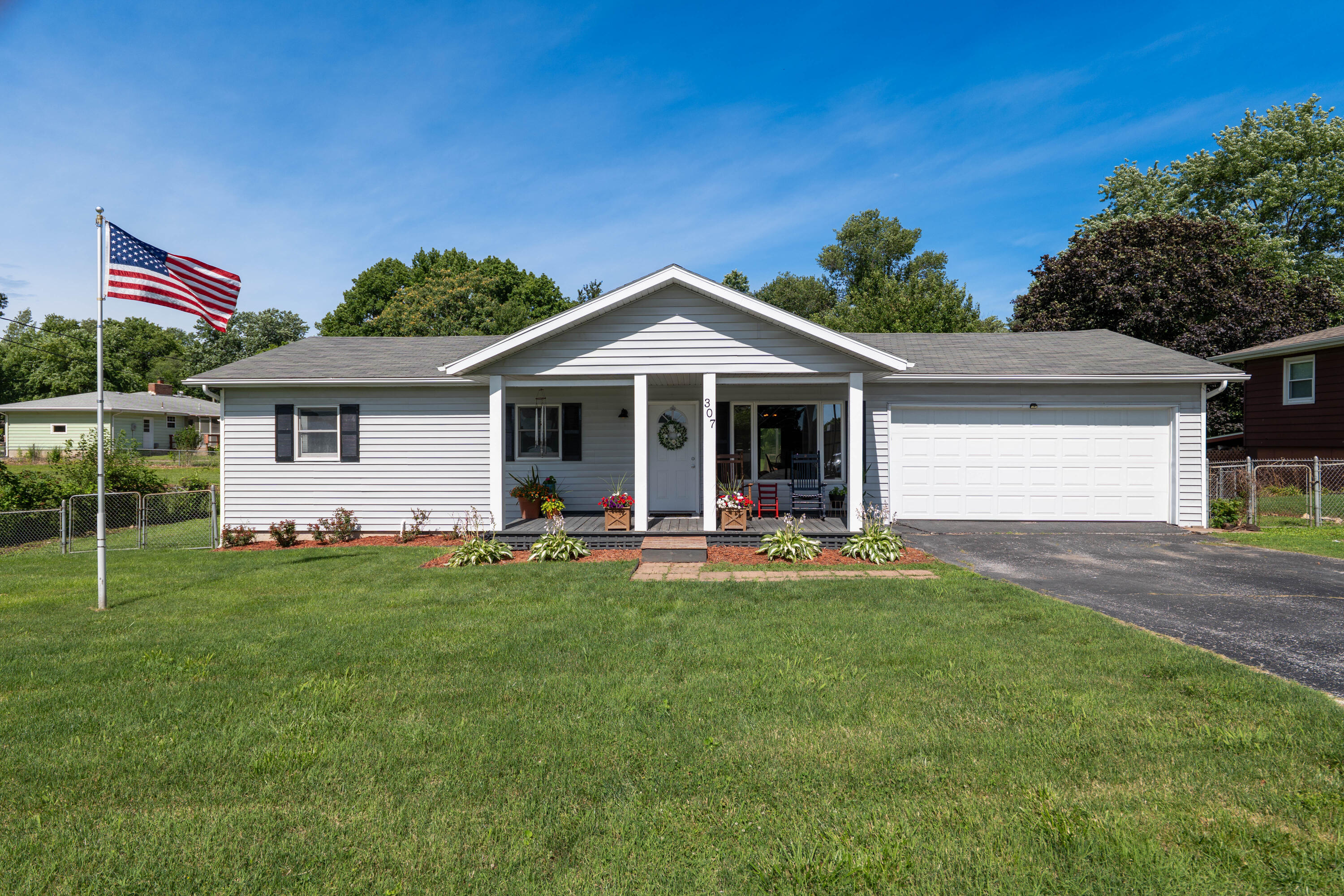 307 N Market Street, Nixa MO 65714