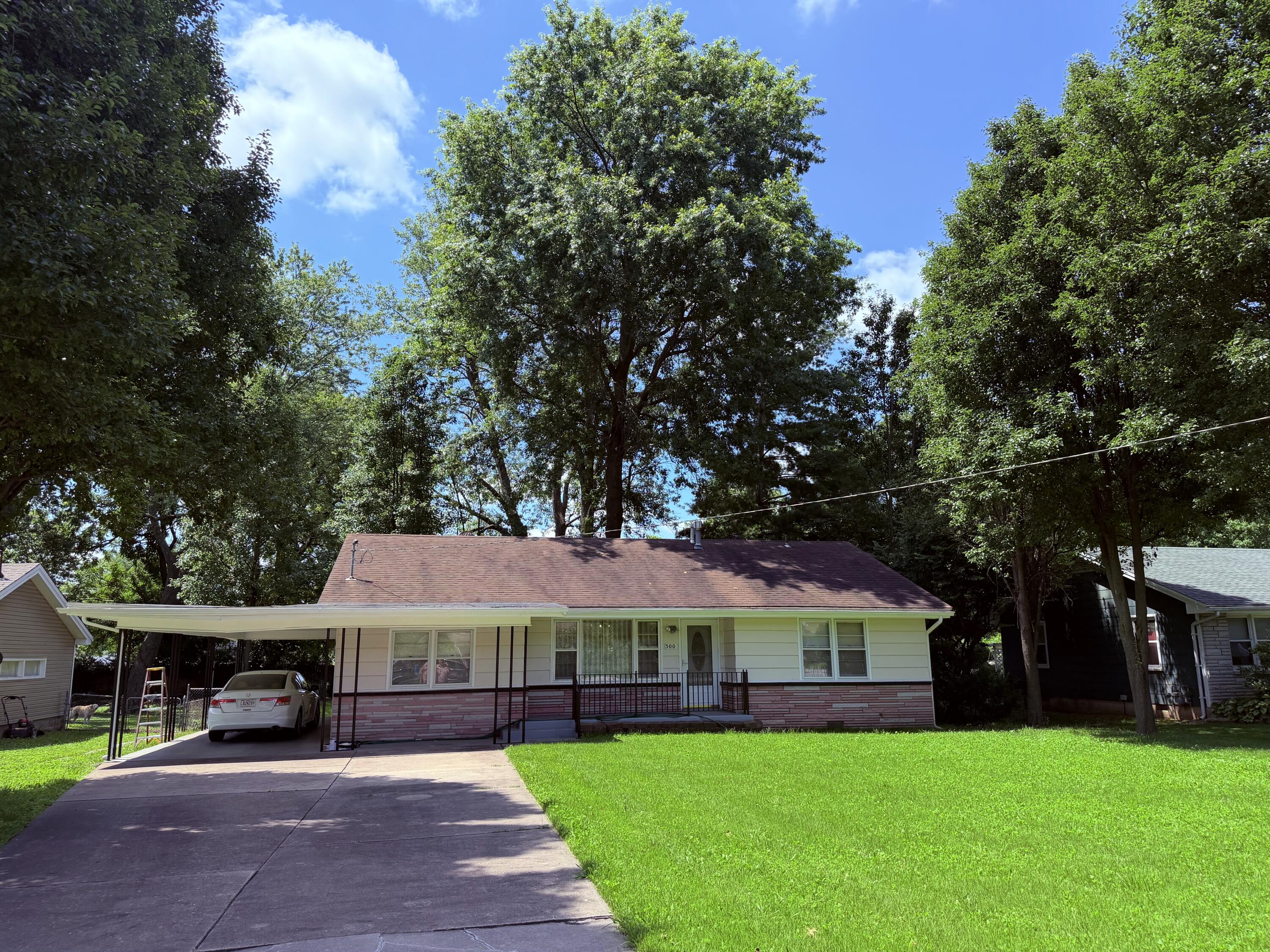 500 W Crestview Street, Springfield MO 65807