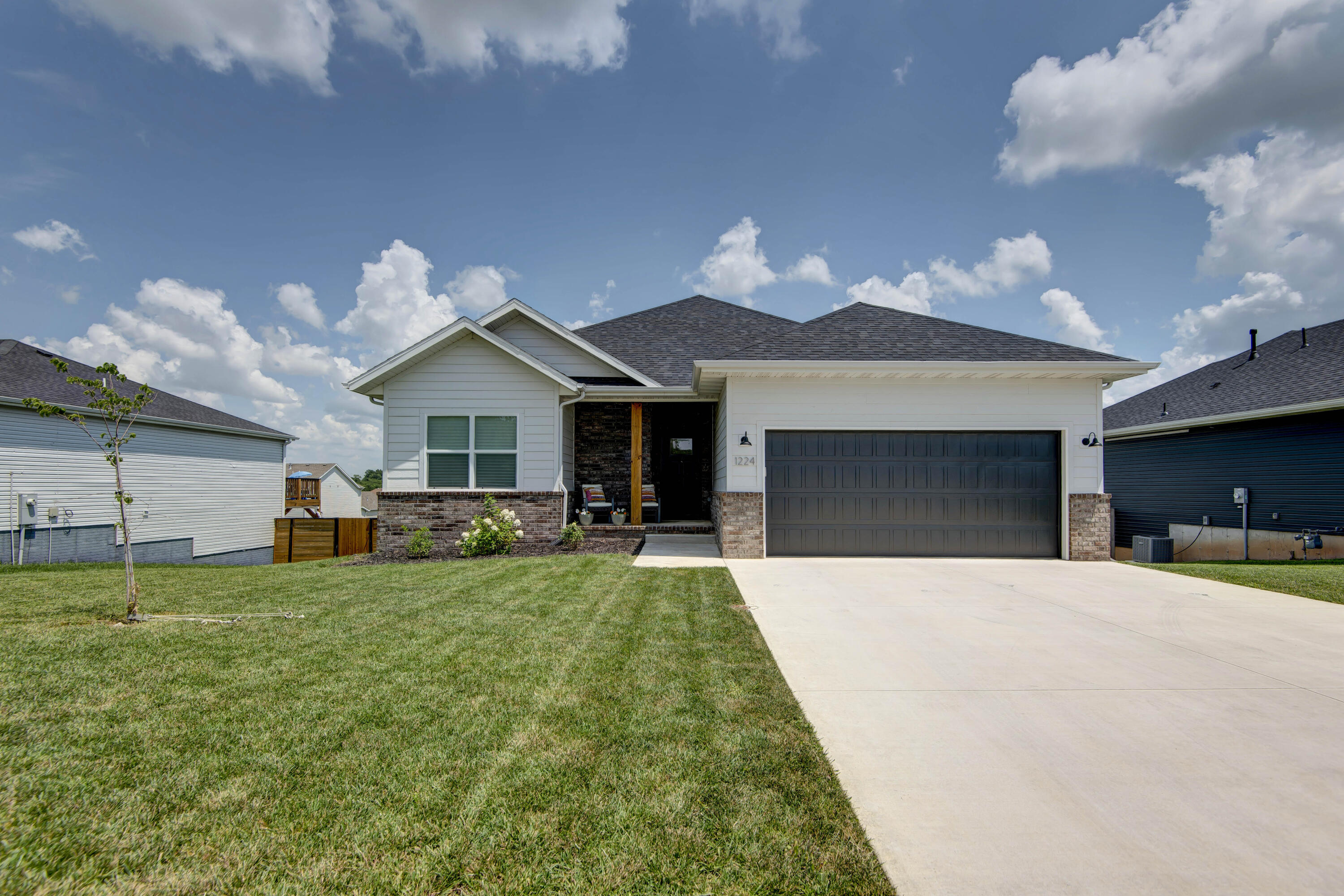 1224 S Birch Avenue, Springfield MO 65802