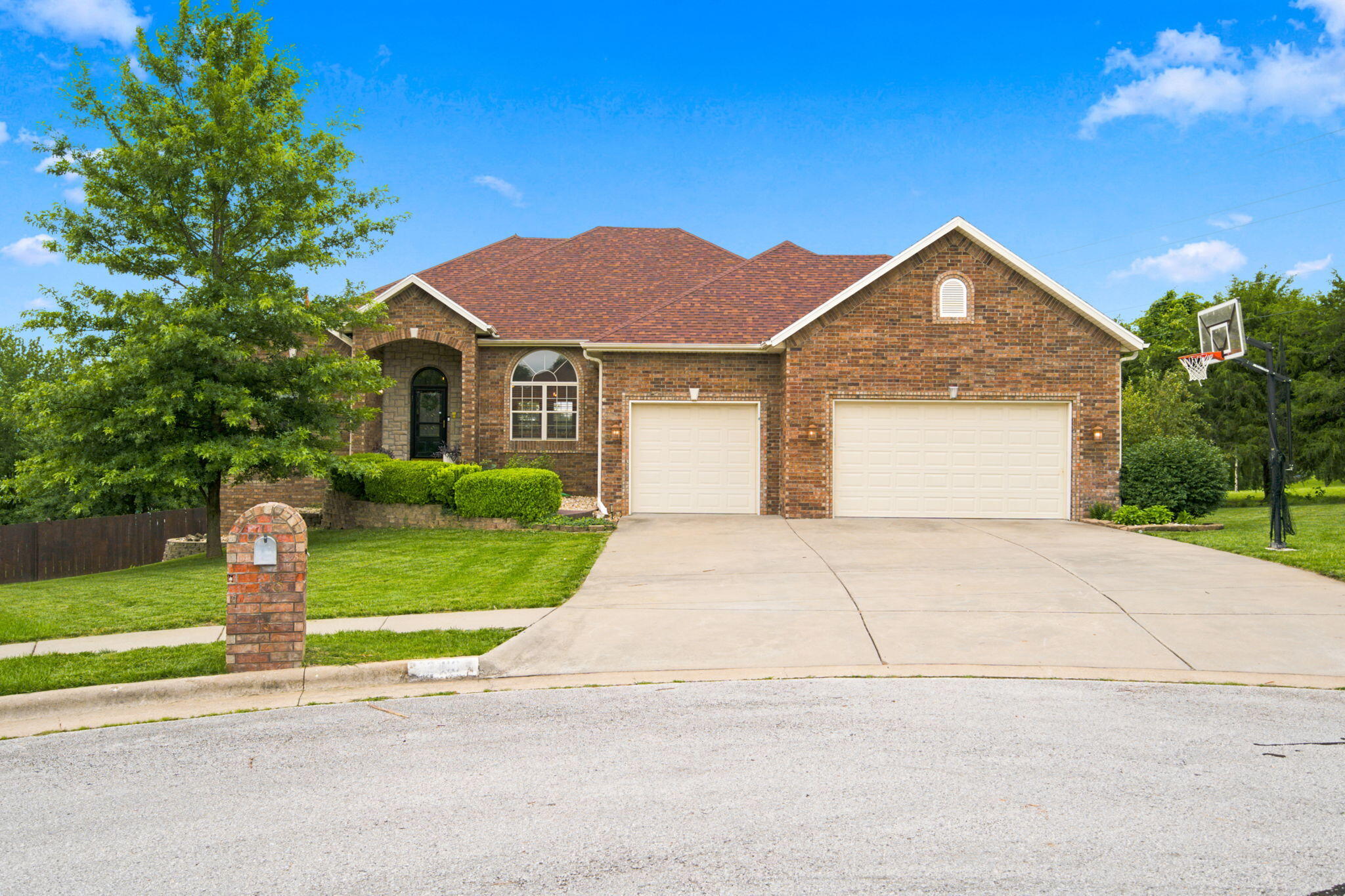 2418 W Crestwood Street, Ozark MO 65721
