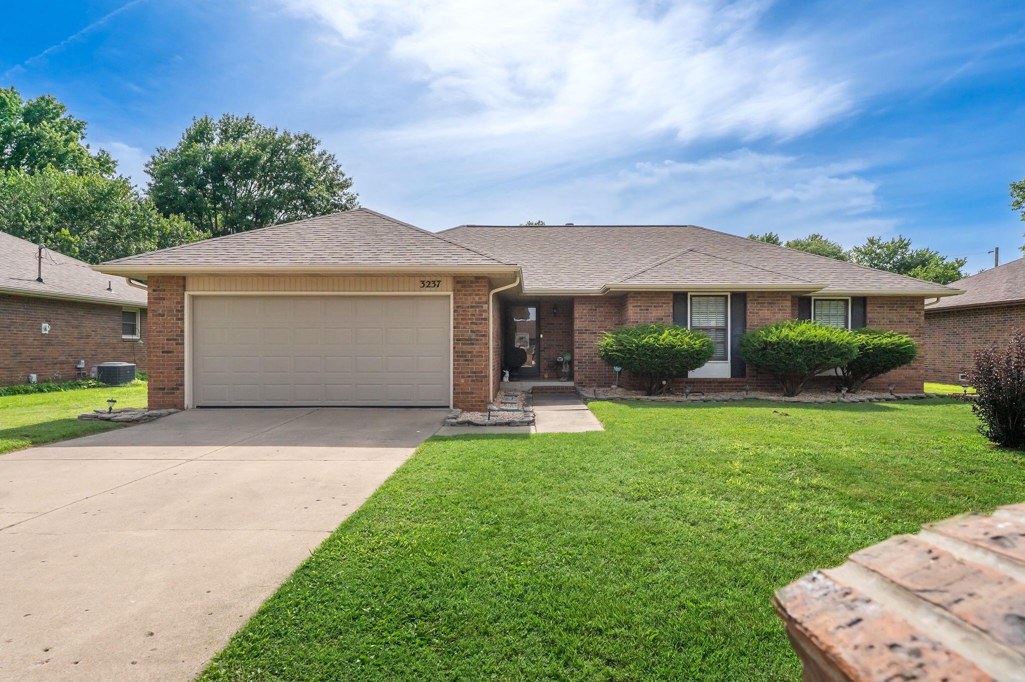 3237 S Kings Avenue, Springfield MO 65807