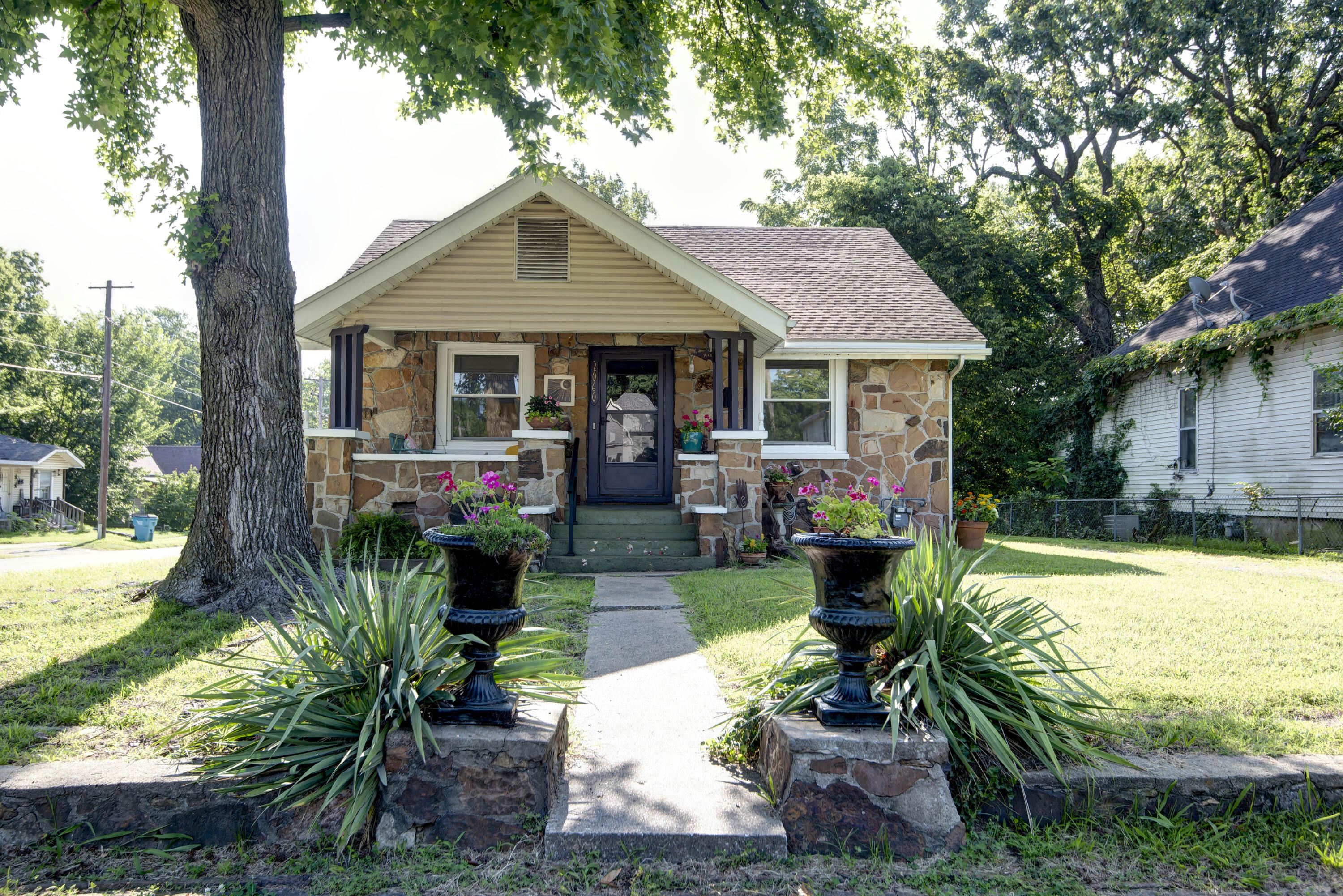 2060 N Benton Avenue, Springfield MO 65803