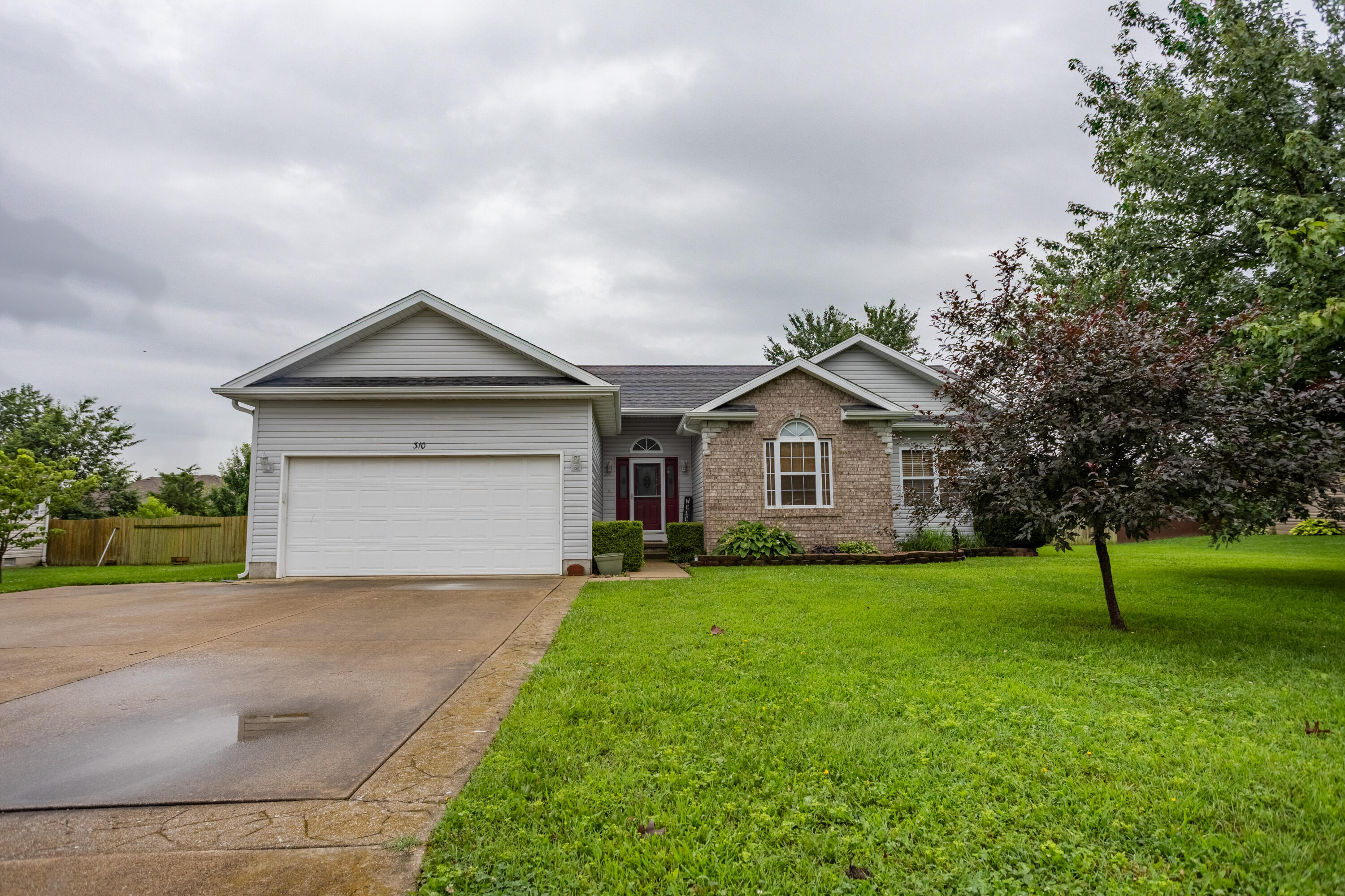 310 E Whippoorwill Drive, Strafford MO 65757