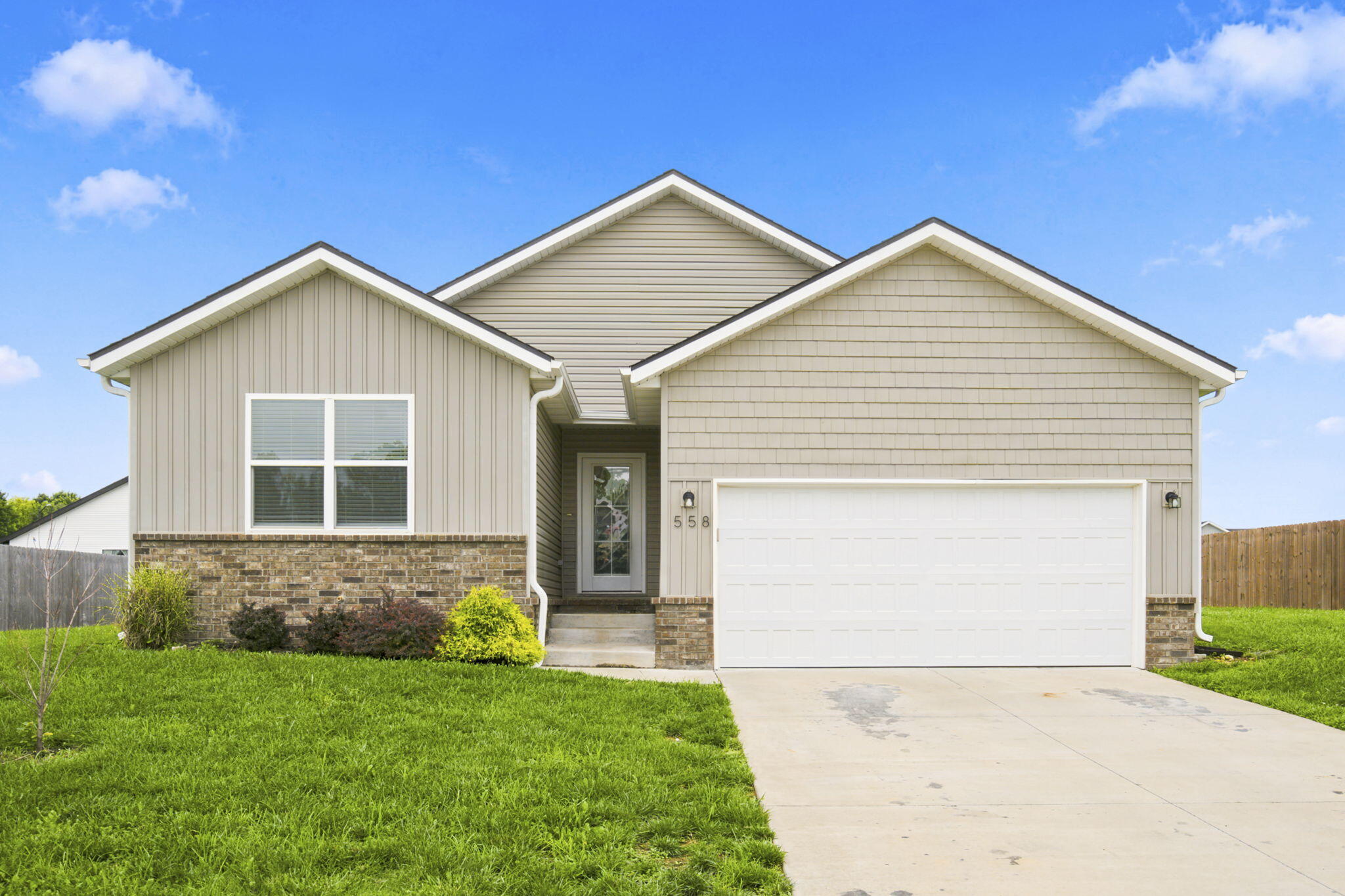 558 S Abigail Avenue, Republic MO 65738