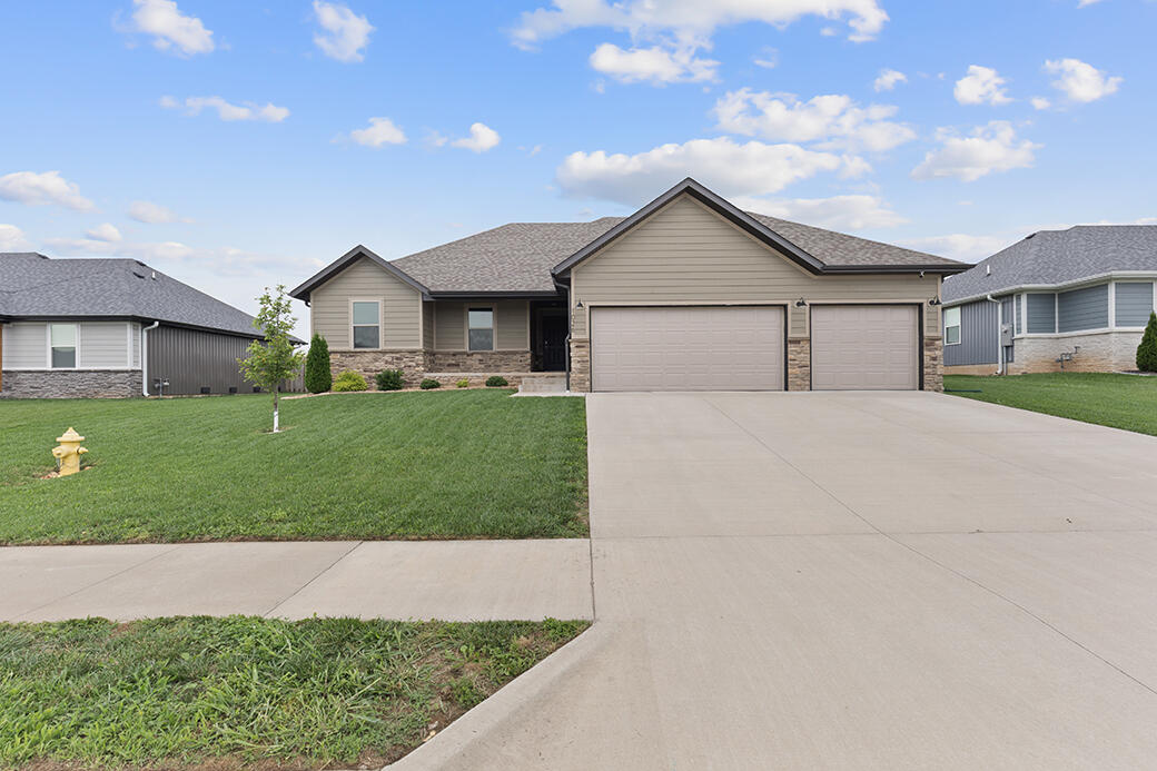 1026 S Gettysburg Loop, Republic MO 65738
