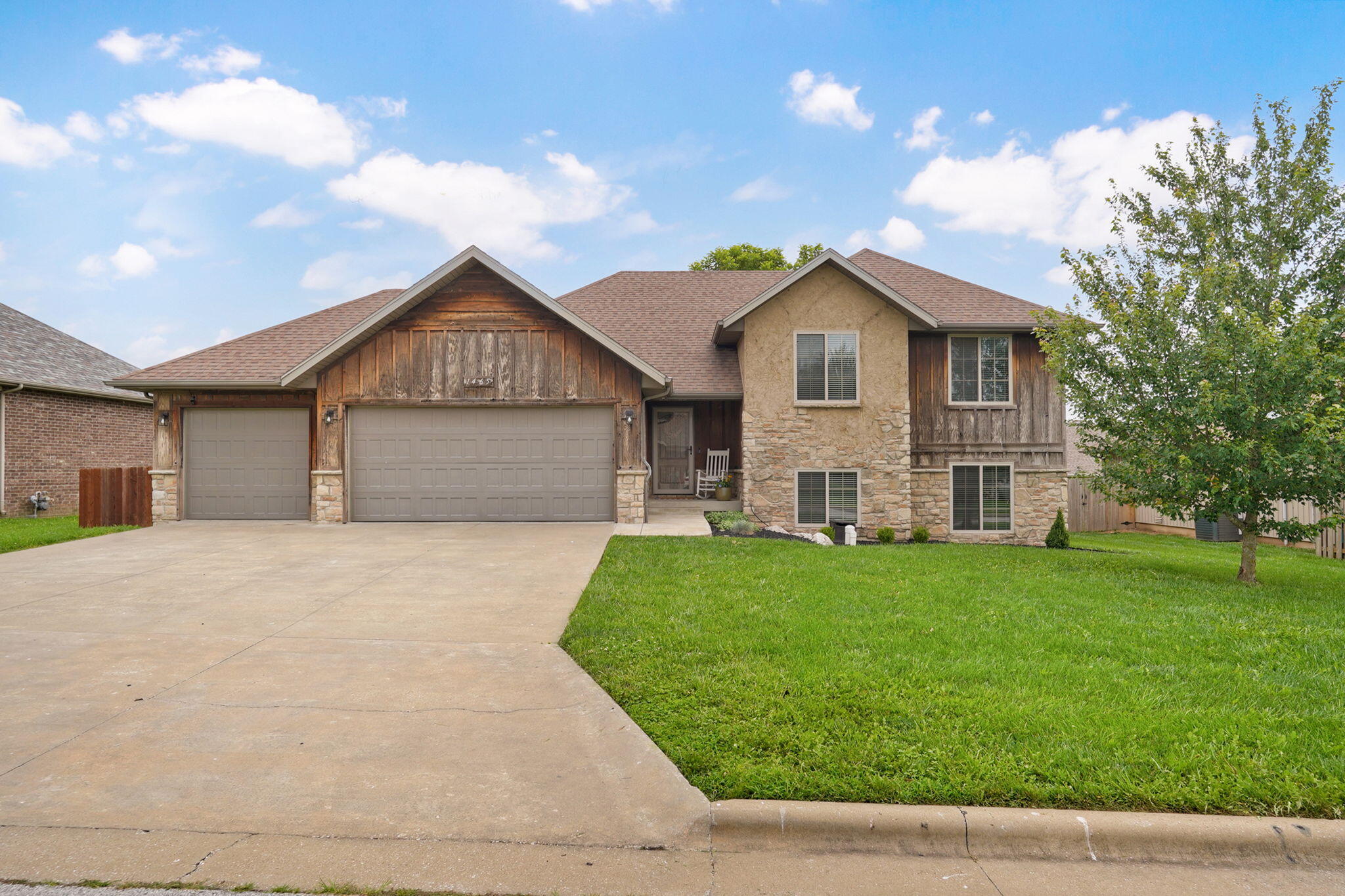1465 S Appomattox Avenue, Republic MO 65738