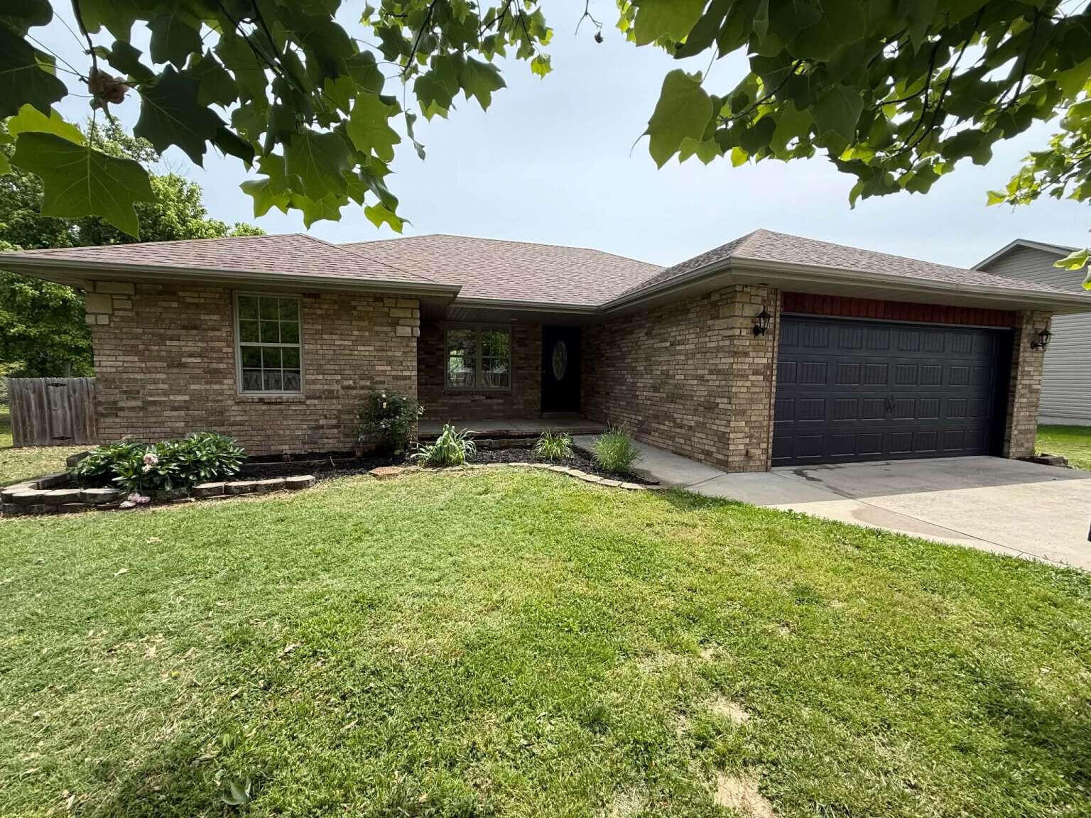 1904 S 14th Avenue, Ozark MO 65721