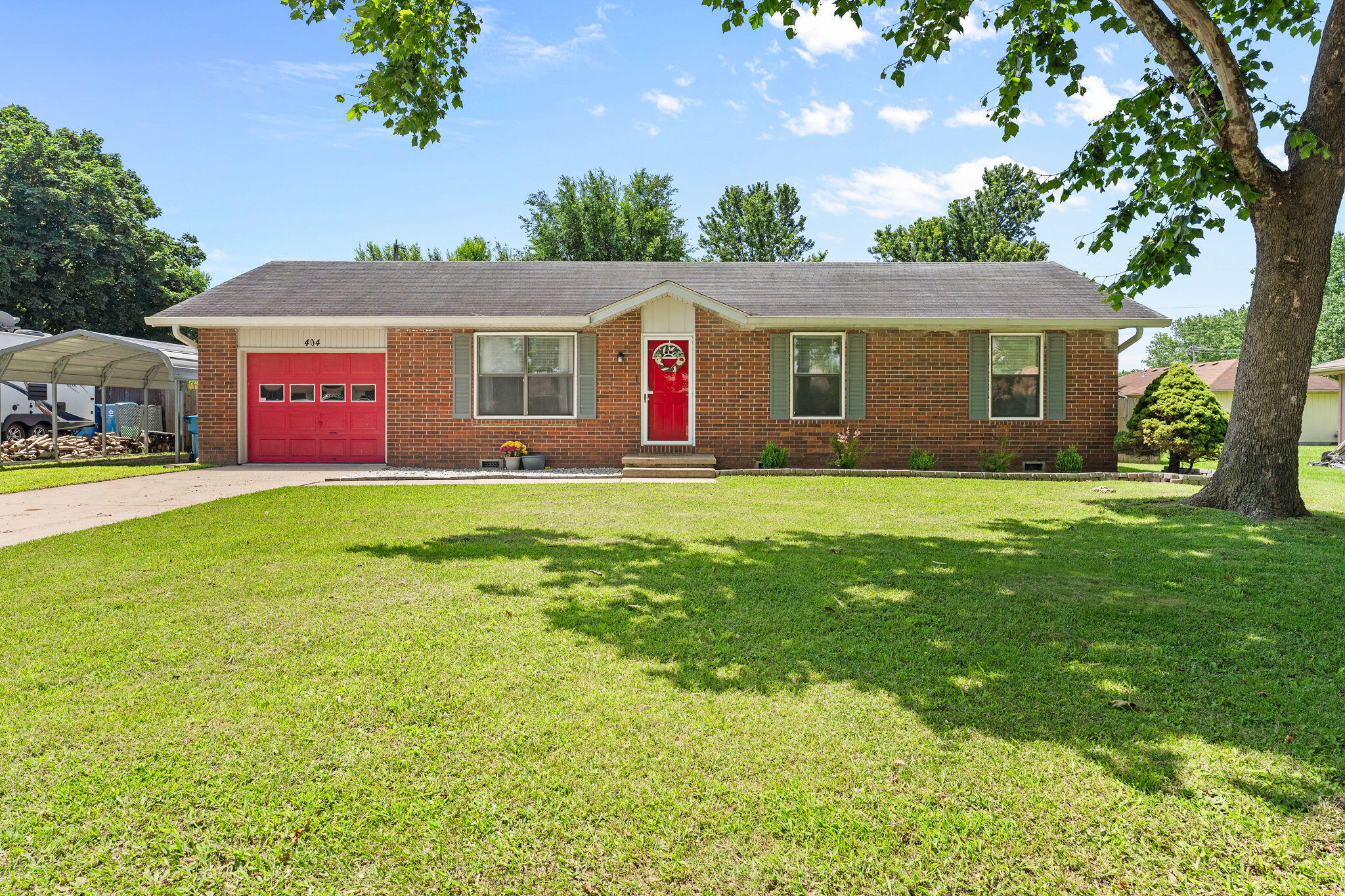 404 E Deanna Lane, Nixa MO 65714