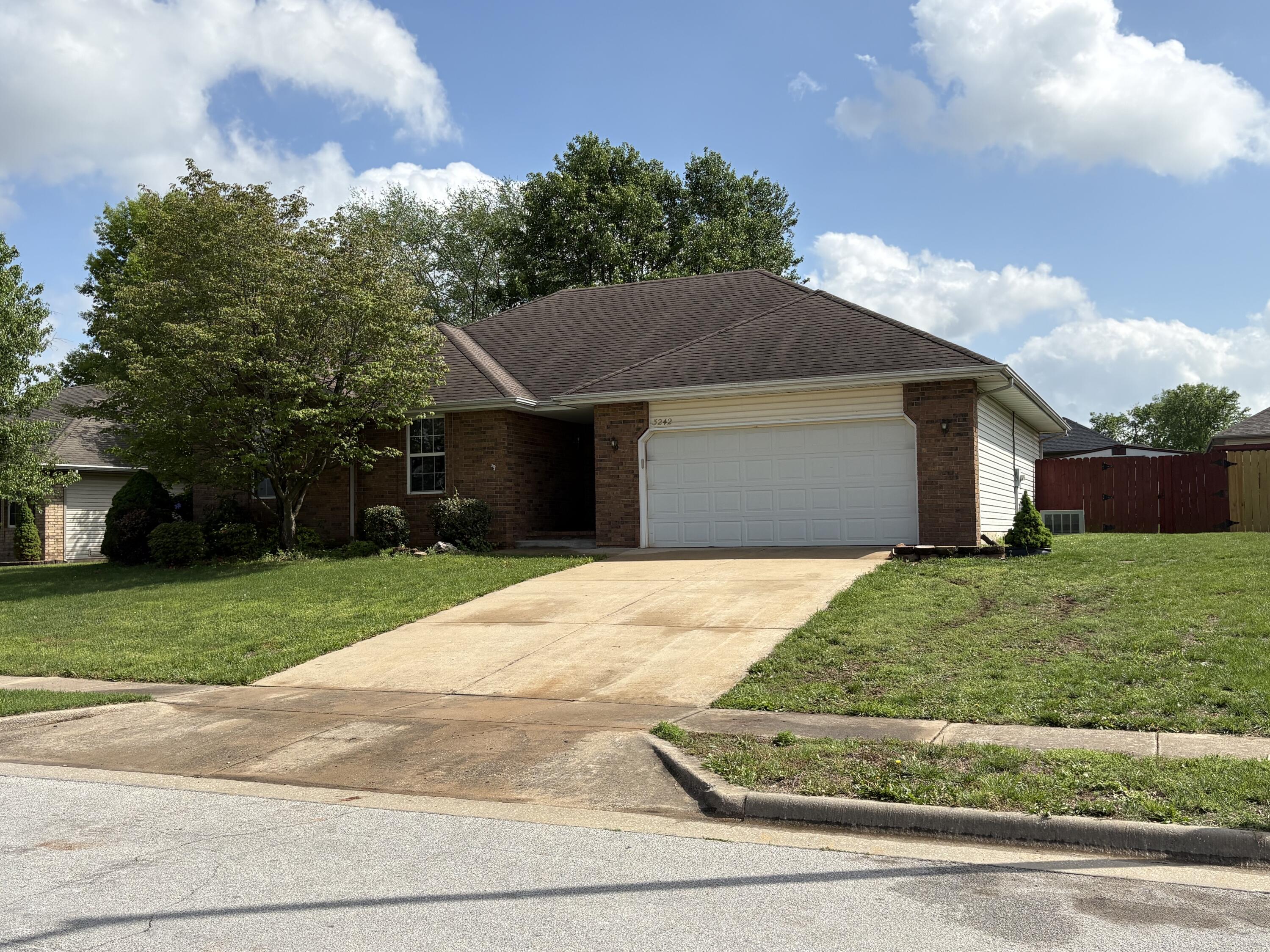3242 W McClernon Street, Springfield MO 65803
